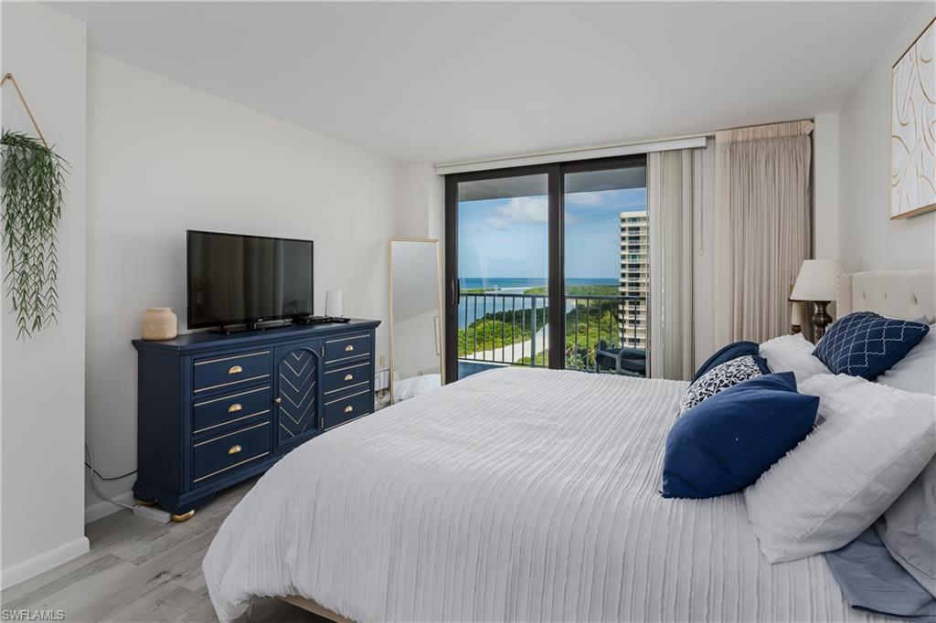 320 Seaview CT 1212