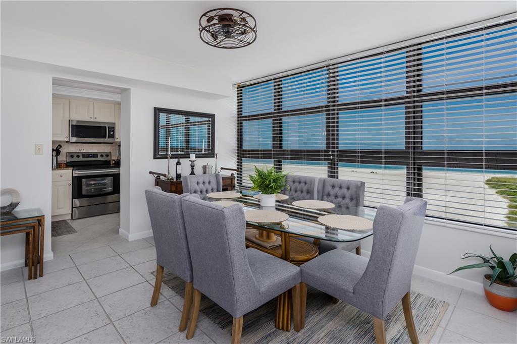 320 Seaview CT 1212