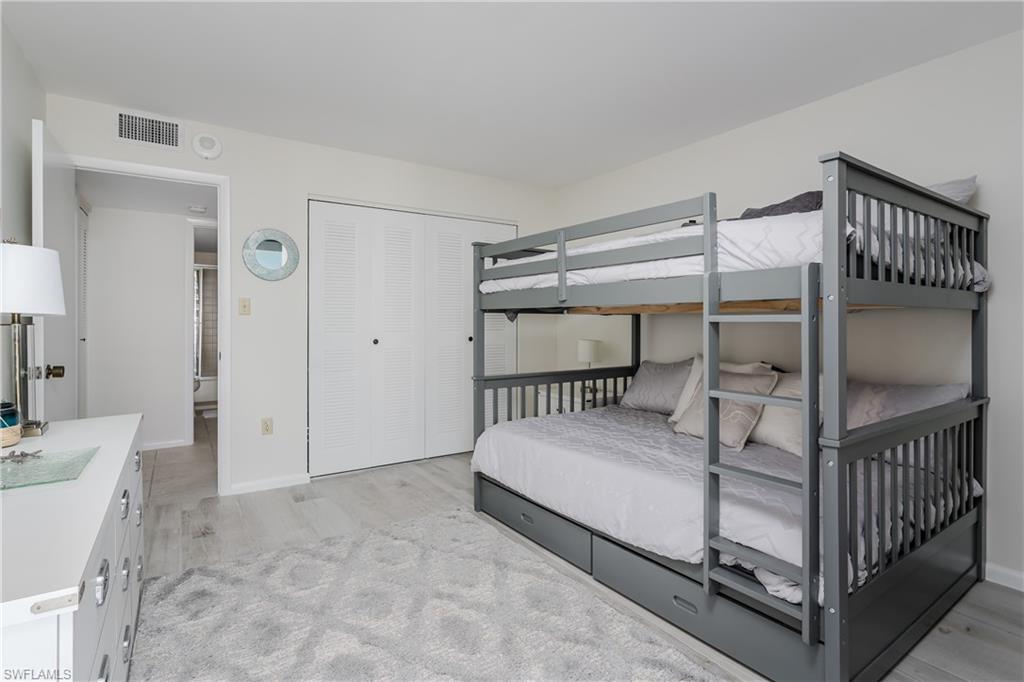 320 Seaview CT 1212