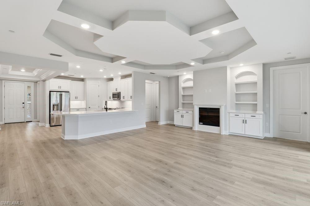 15323 Lucerna ST 102