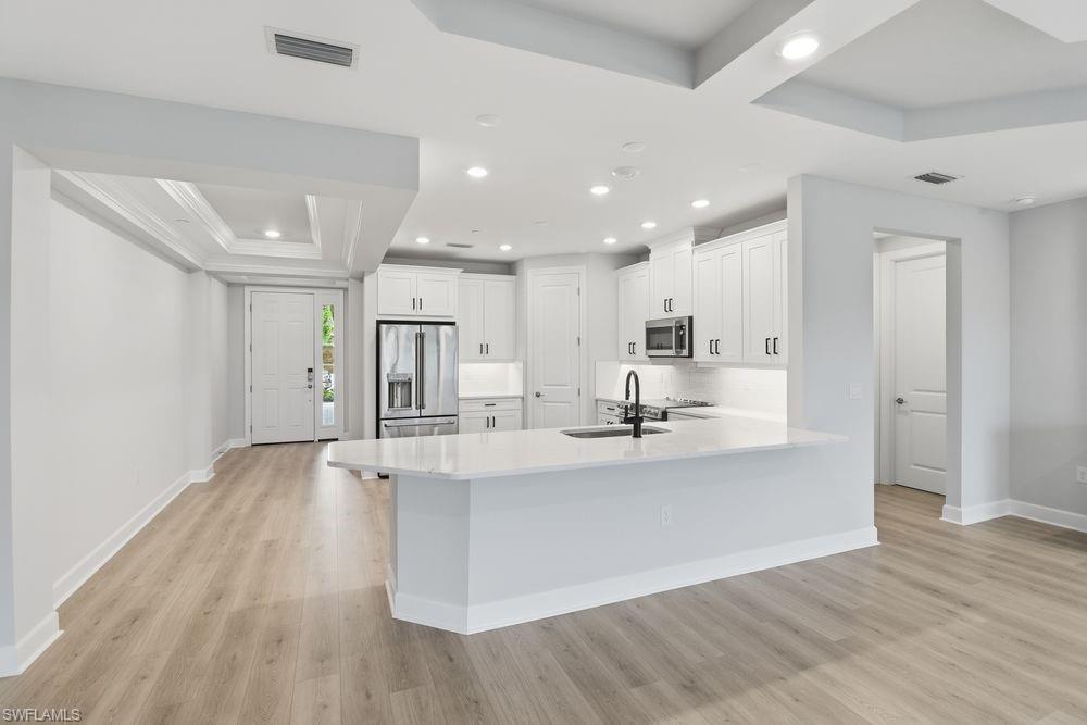 15323 Lucerna ST 102