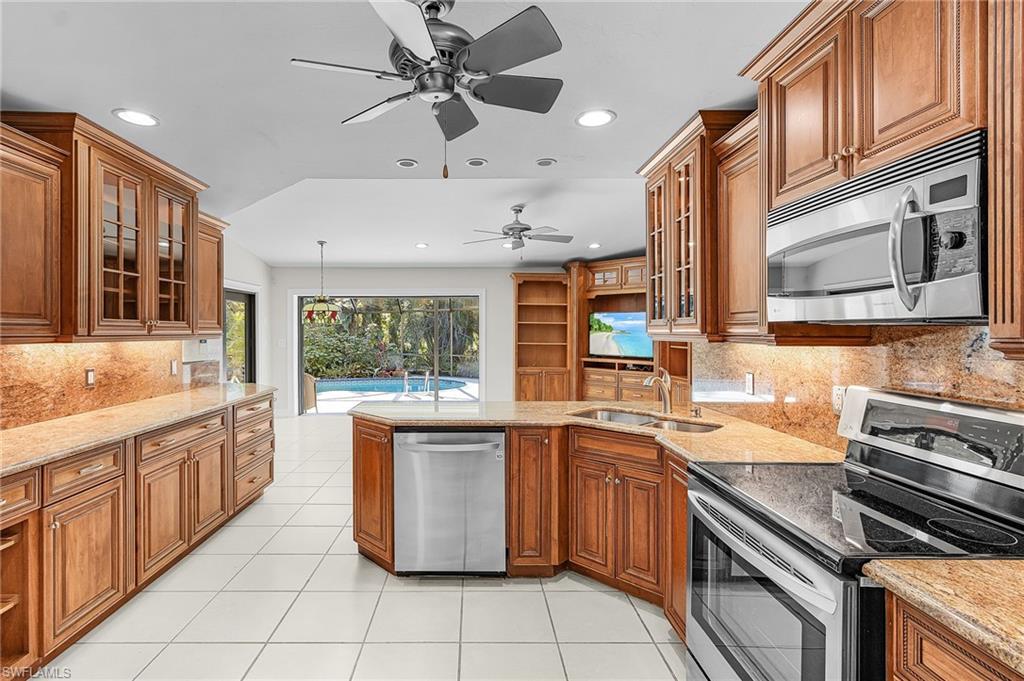 2377 Kings Lake BLVD