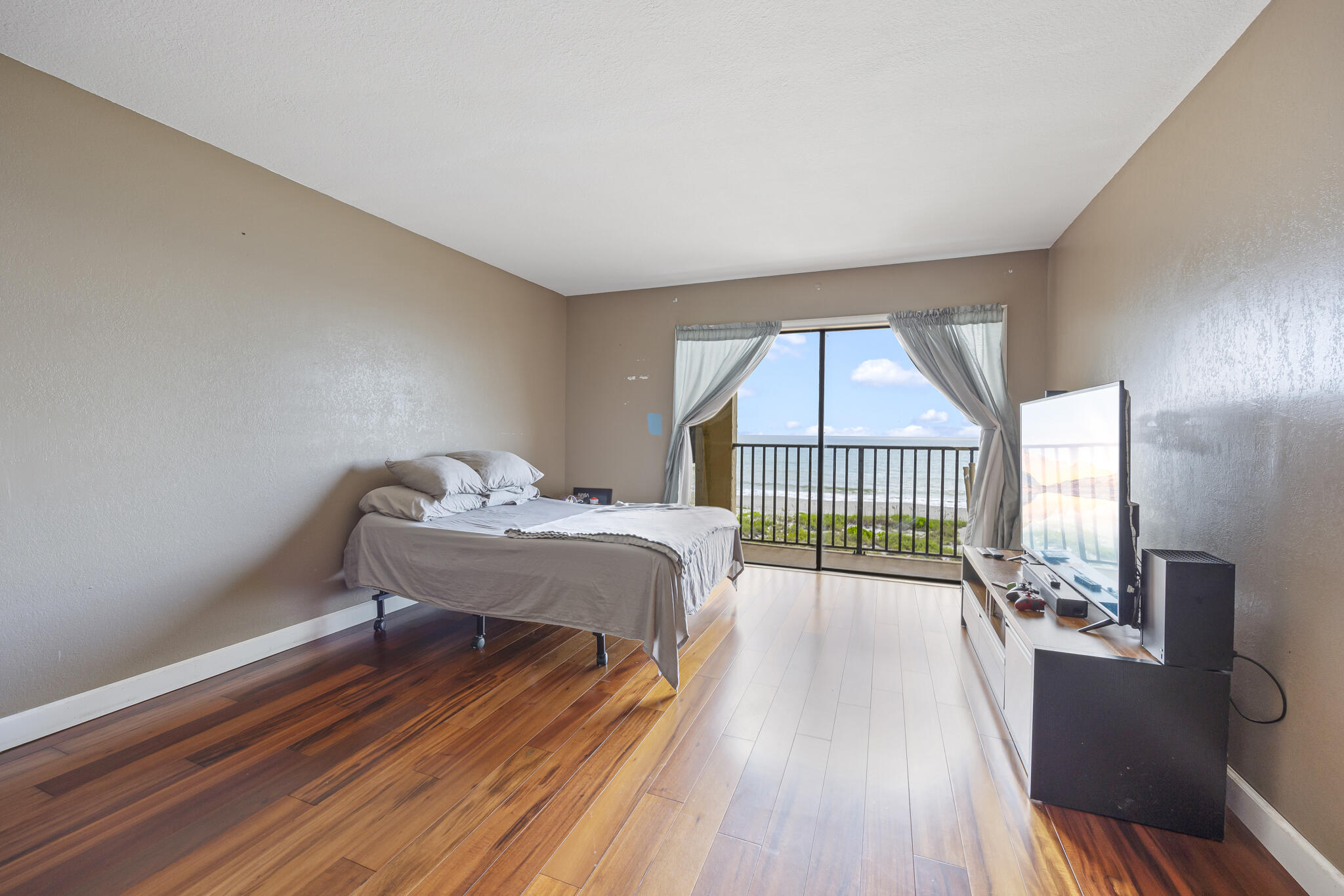1305 S Atlantic Avenue 450