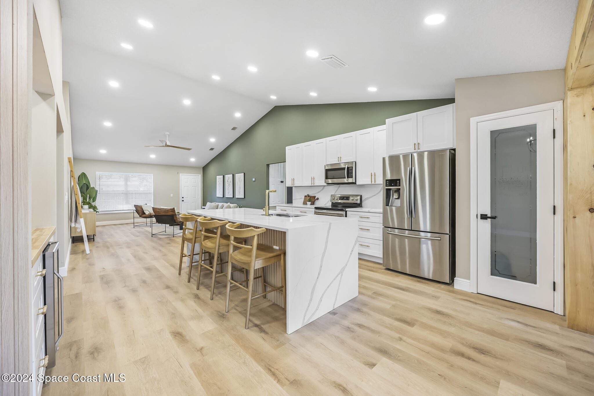 596 Atlantic Avenue NE