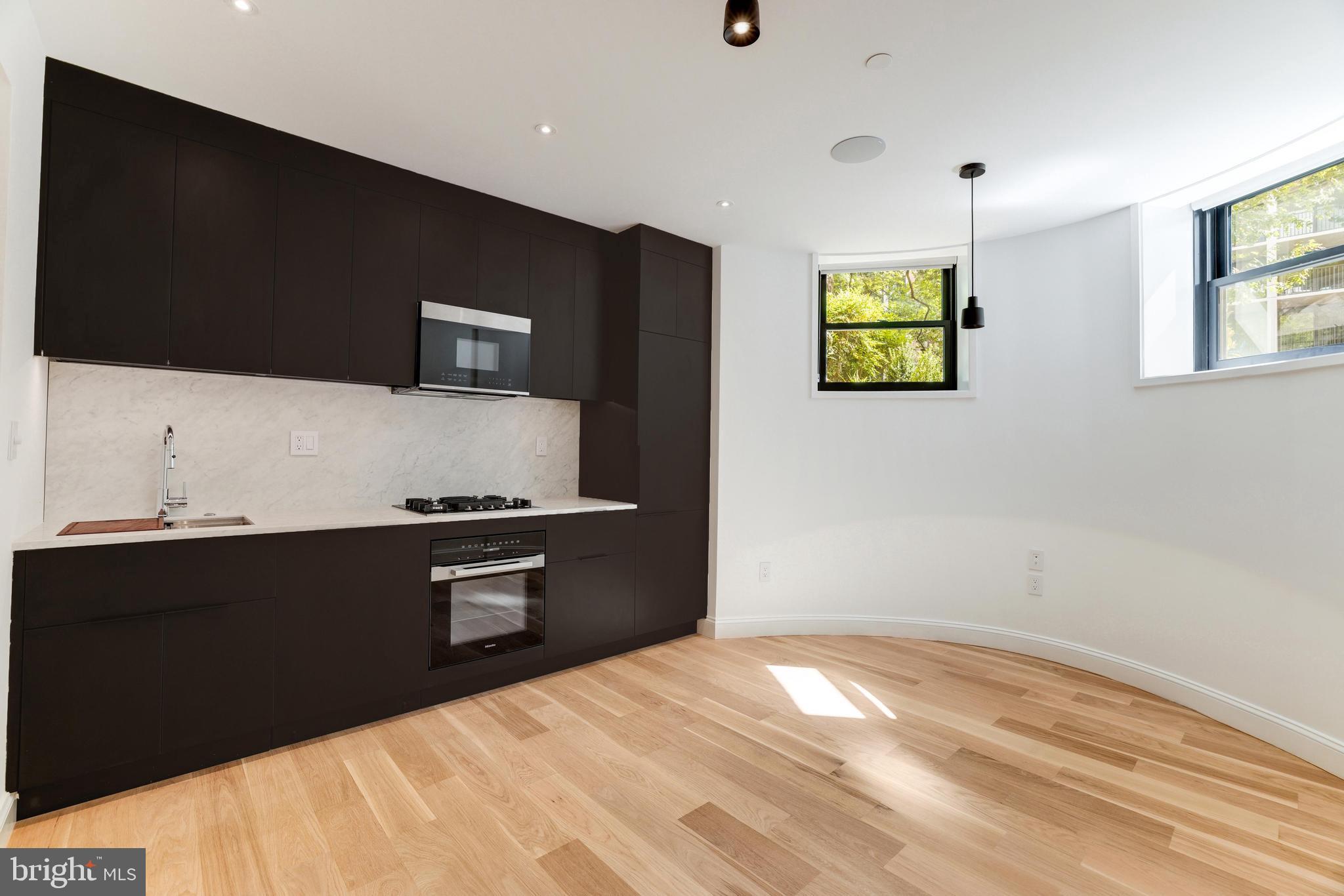 1262 NEW HAMPSHIRE AVENUE NW Unit: 102