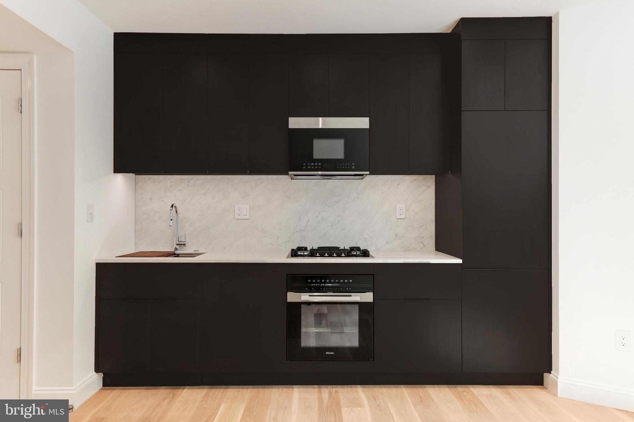 1262 NEW HAMPSHIRE AVENUE NW Unit: 102