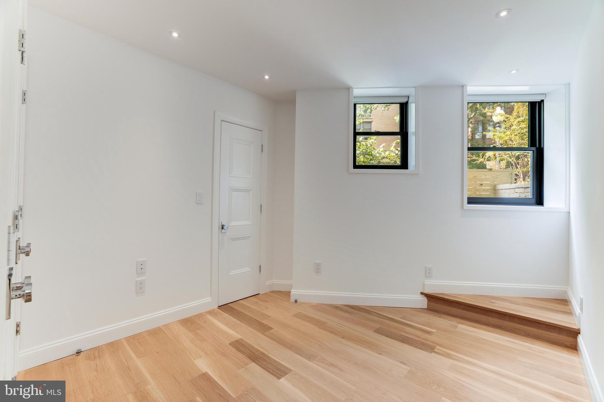 1262 NEW HAMPSHIRE AVENUE NW Unit: 102