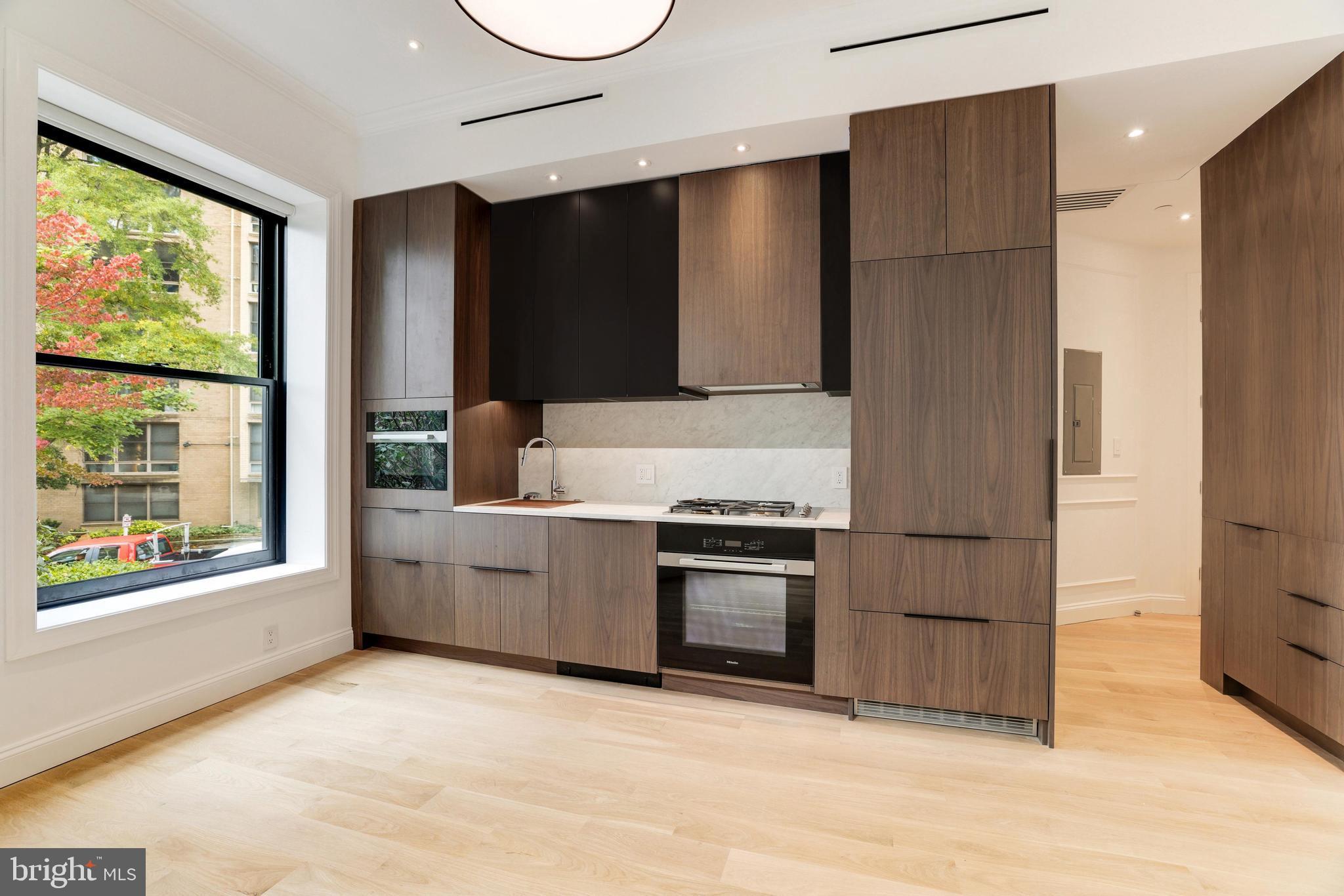 1262 NEW HAMPSHIRE AVENUE NW Unit: 201