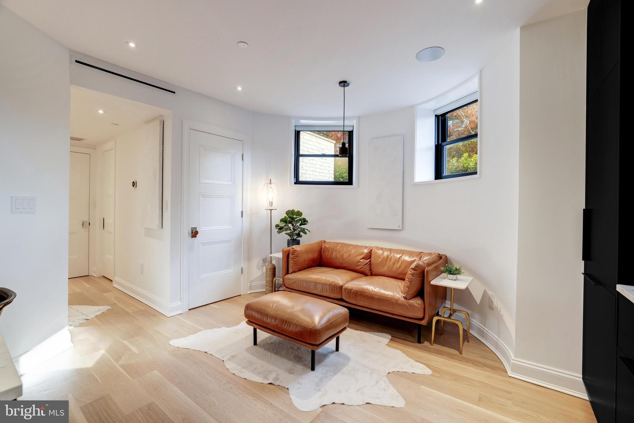 1262 New Hampshire AVENUE NW Unit: 1
