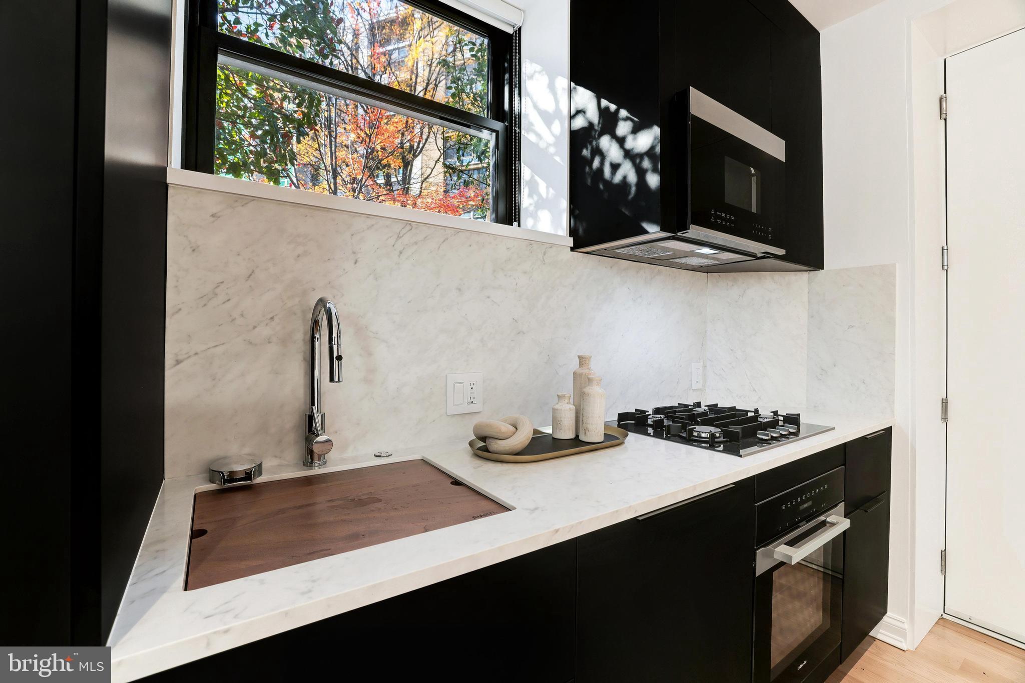 1262 New Hampshire AVENUE NW Unit: 1