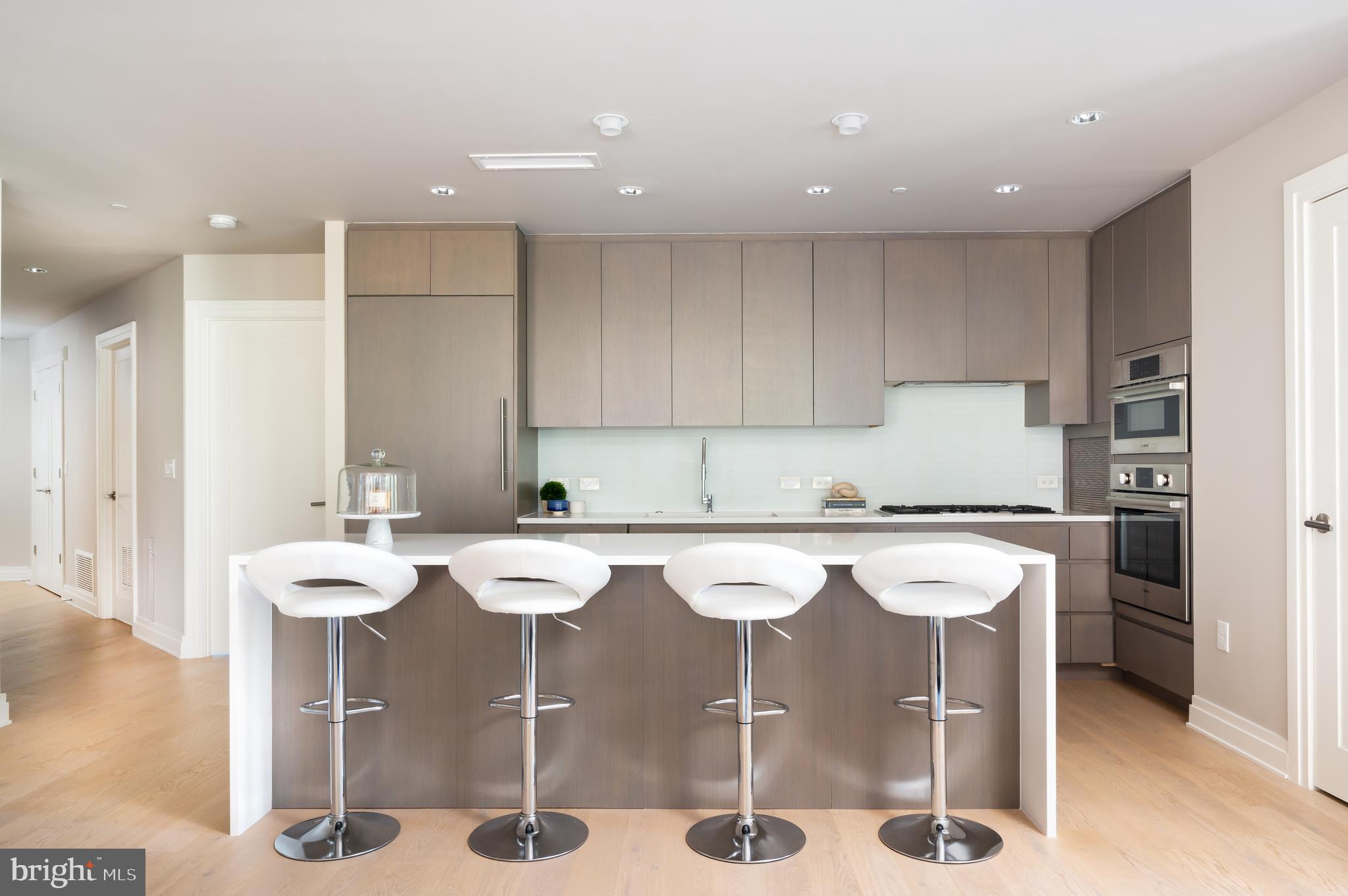 2501 M St NW Unit: 202