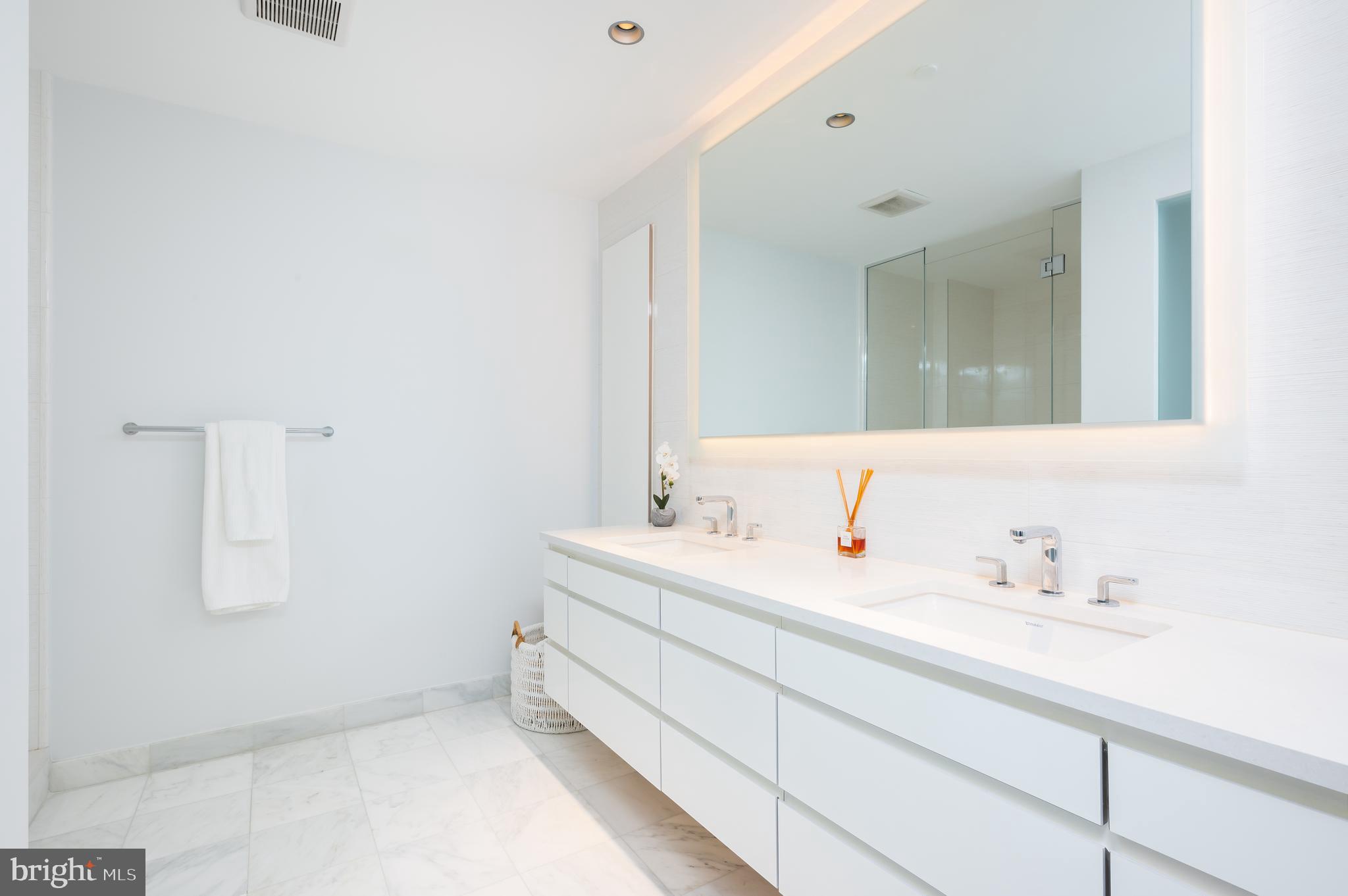 2501 M St NW Unit: 202