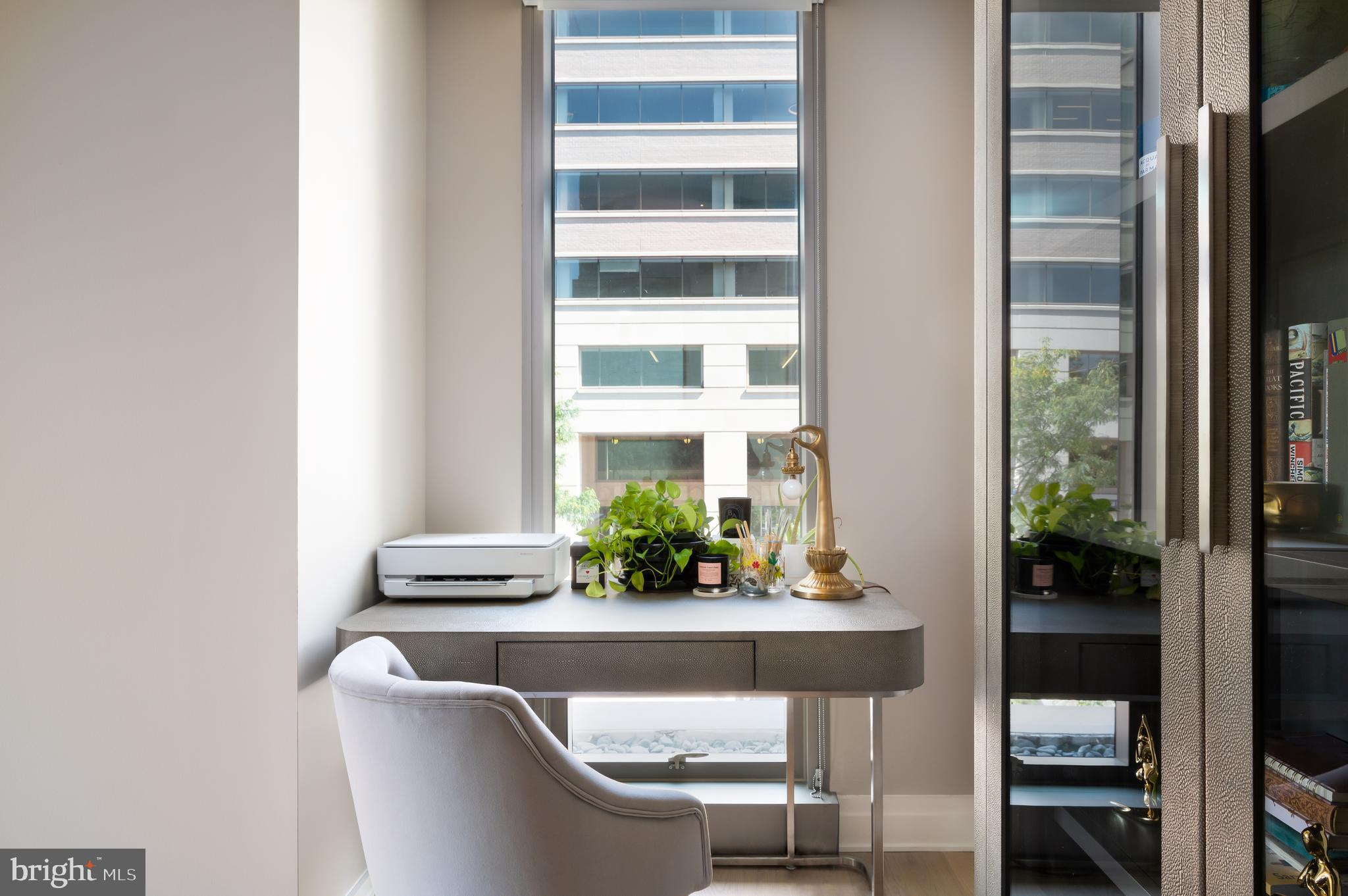 2501 M St NW Unit: 202