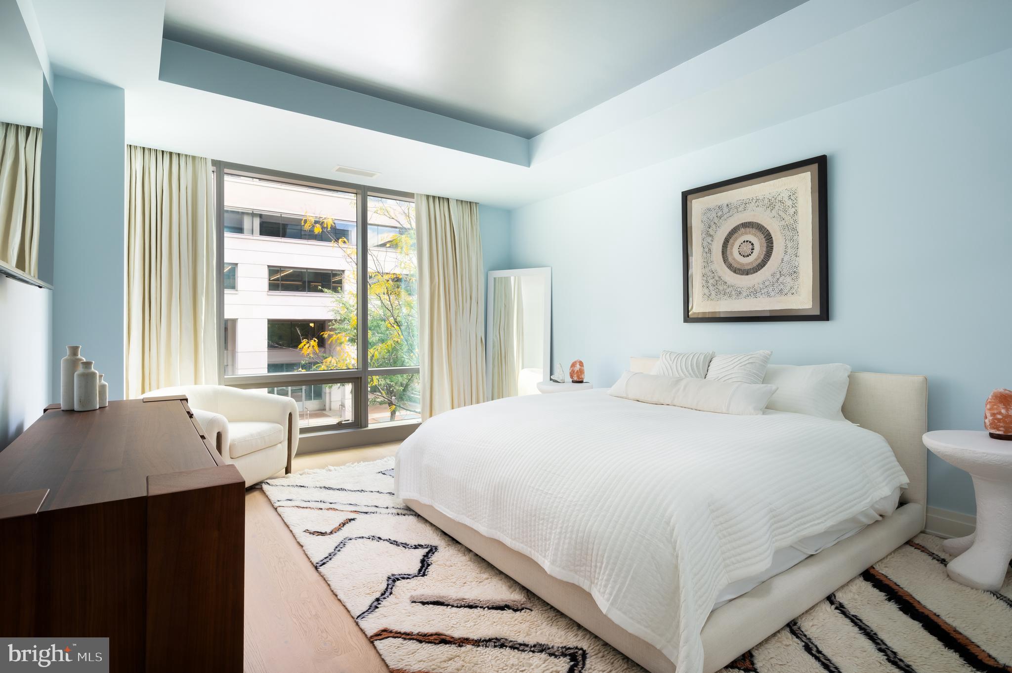 2501 M St NW Unit: 202