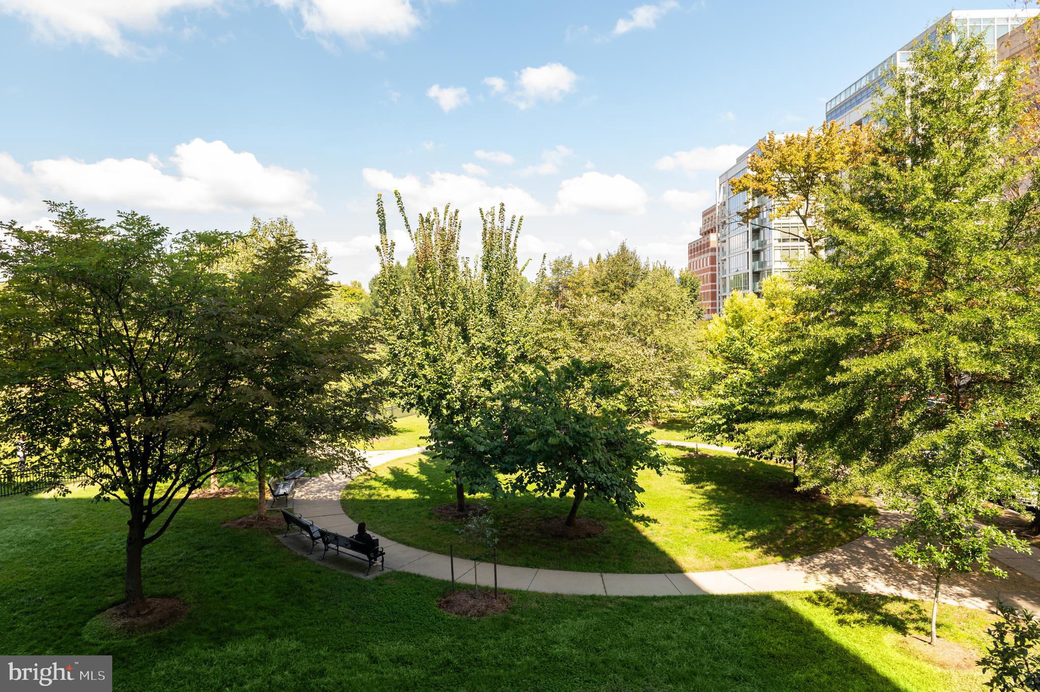 2501 M St NW Unit: 202
