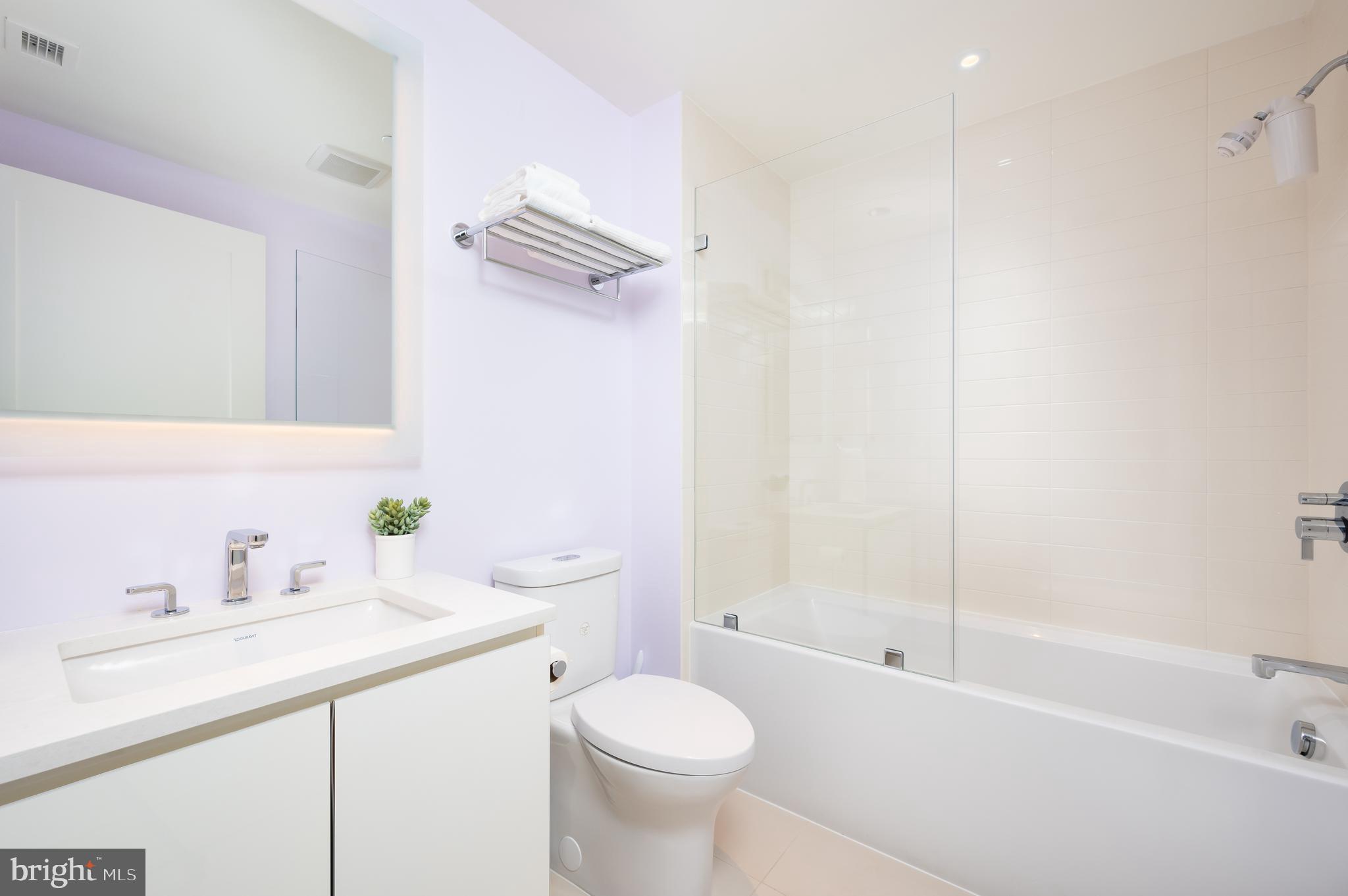 2501 M St NW Unit: 202