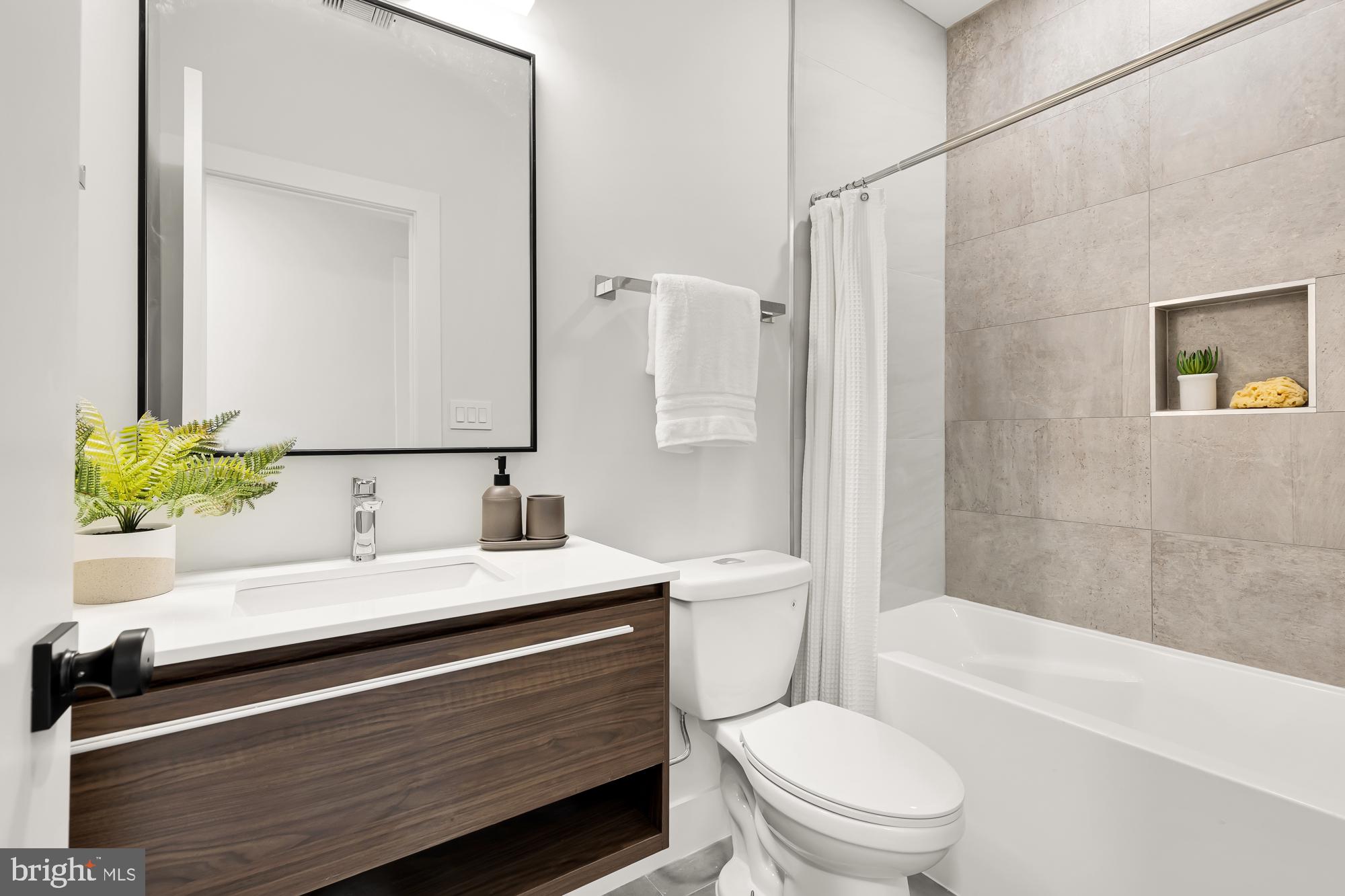 3934 14th STREET NW Unit: 202