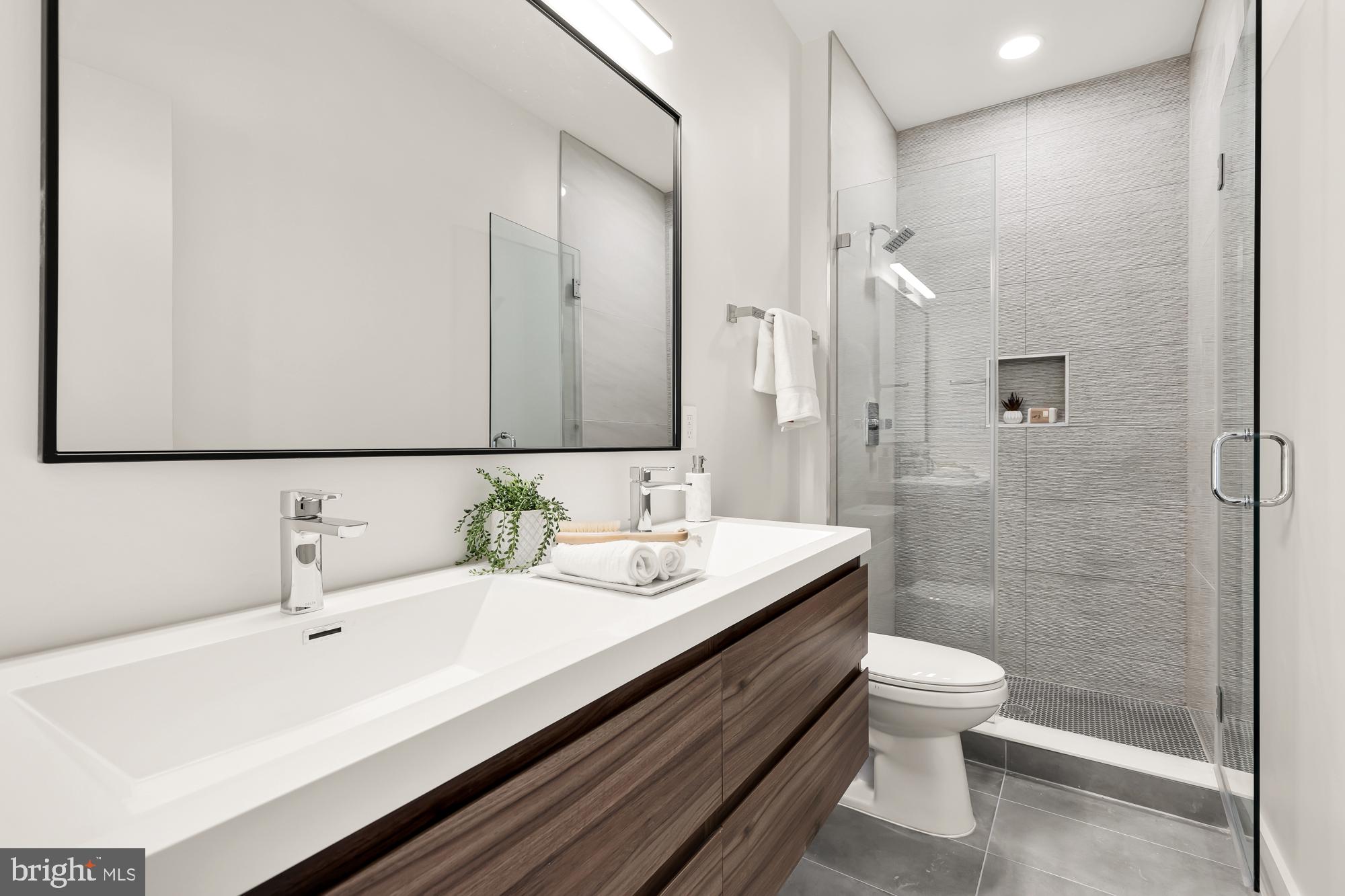 3934 14th STREET NW Unit: 202