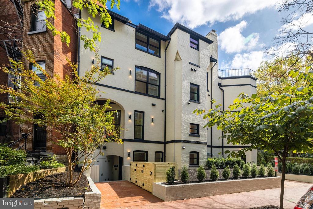 1262 NEW HAMPSHIRE AVE NW #2