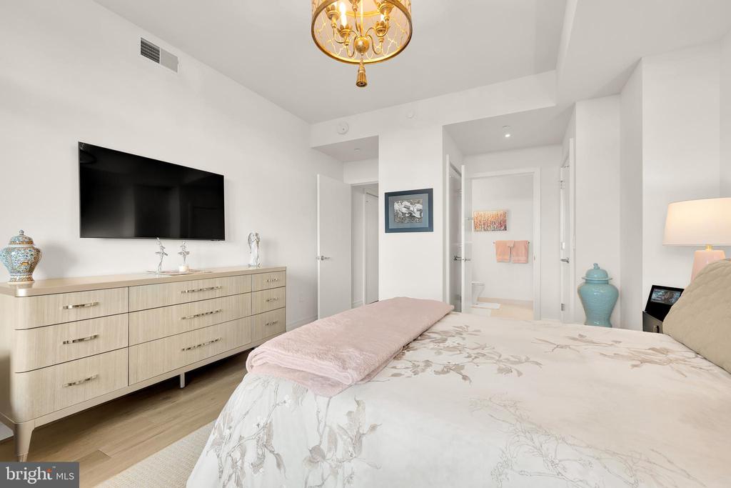 810 O St NW #502