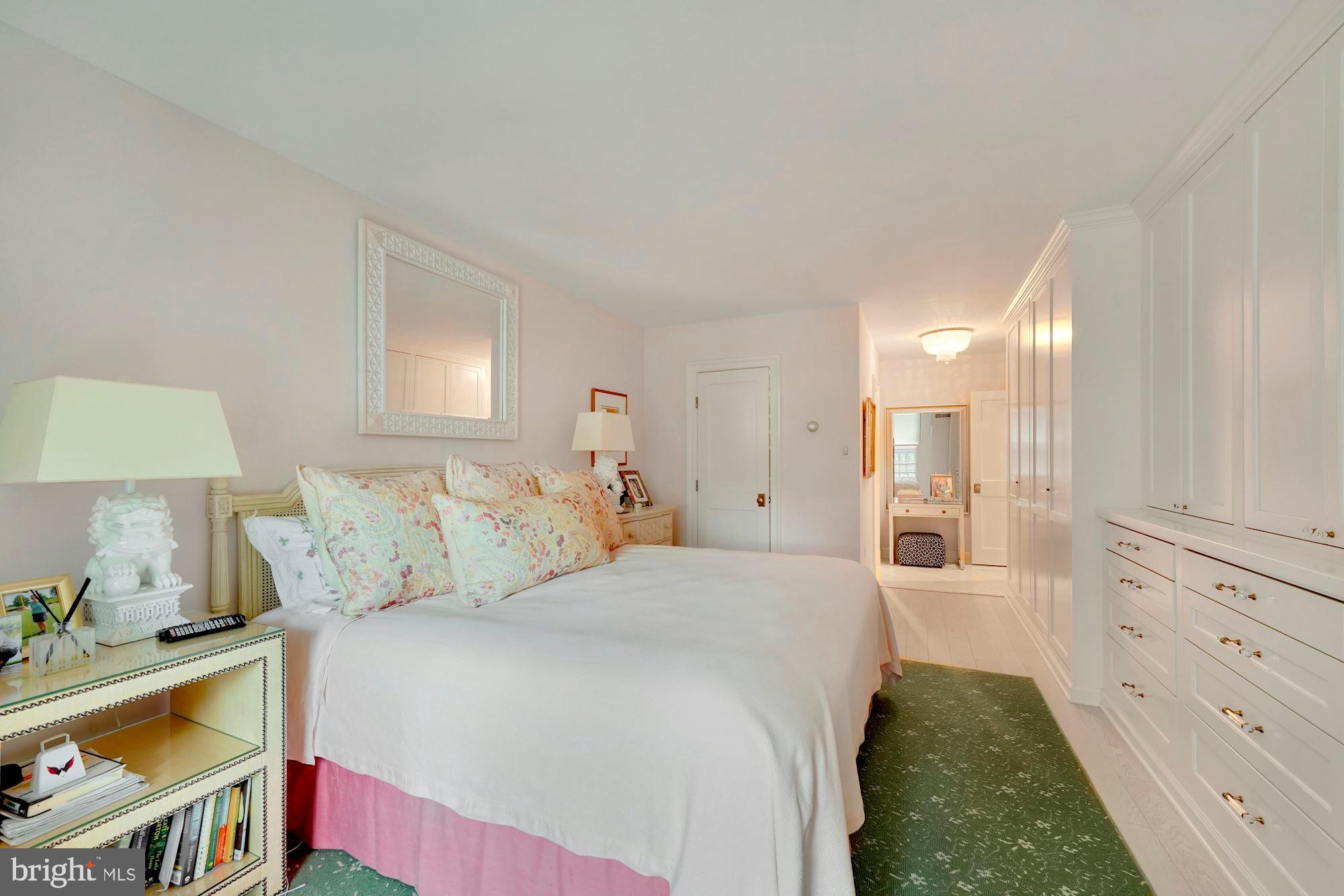 2555 Pennsylvania Ave NW #411
