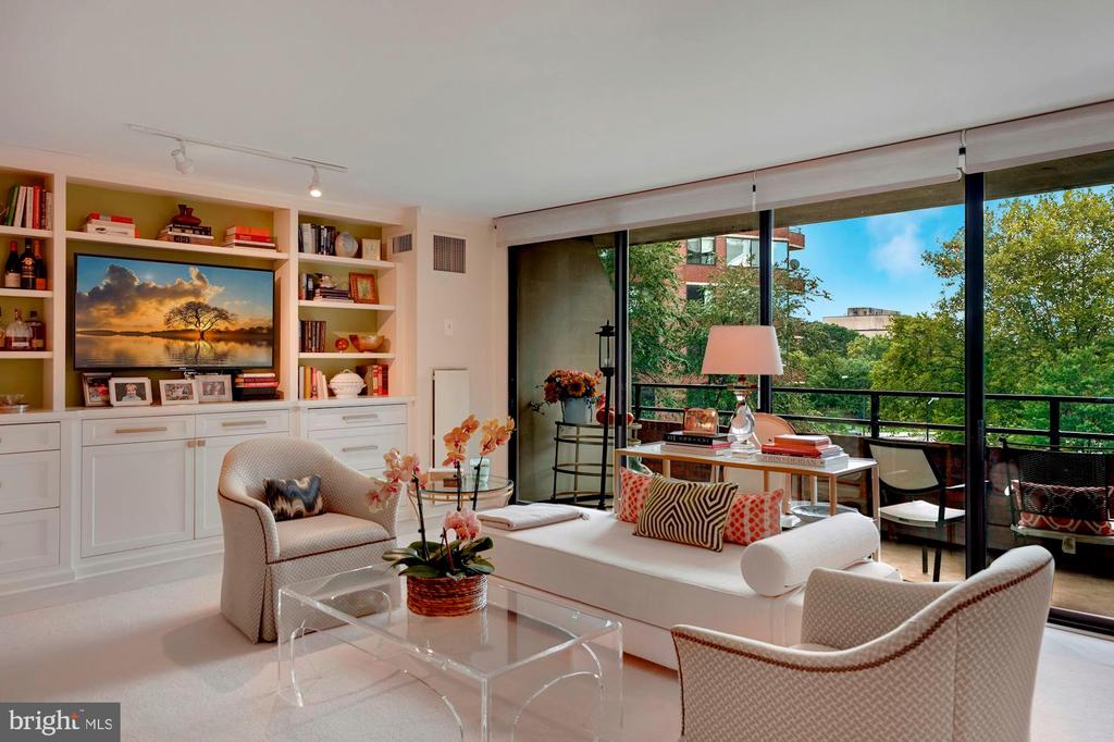 2555 Pennsylvania Ave NW #411
