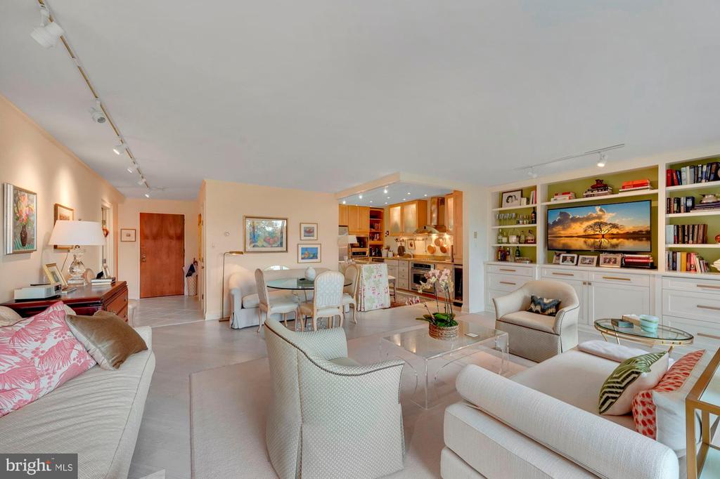 2555 Pennsylvania Ave NW #411