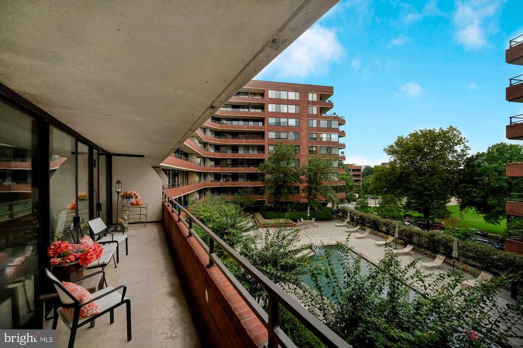 2555 Pennsylvania Ave NW #411