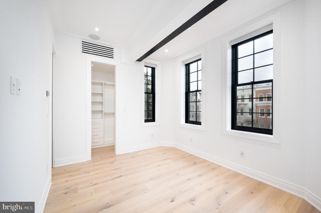 1204 Q ST NW #4