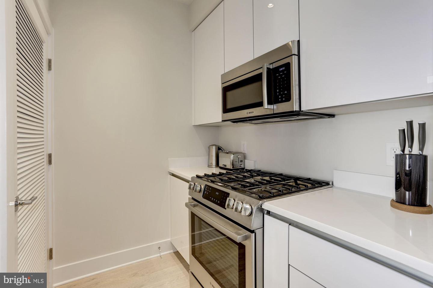 1745 N ST NW #402