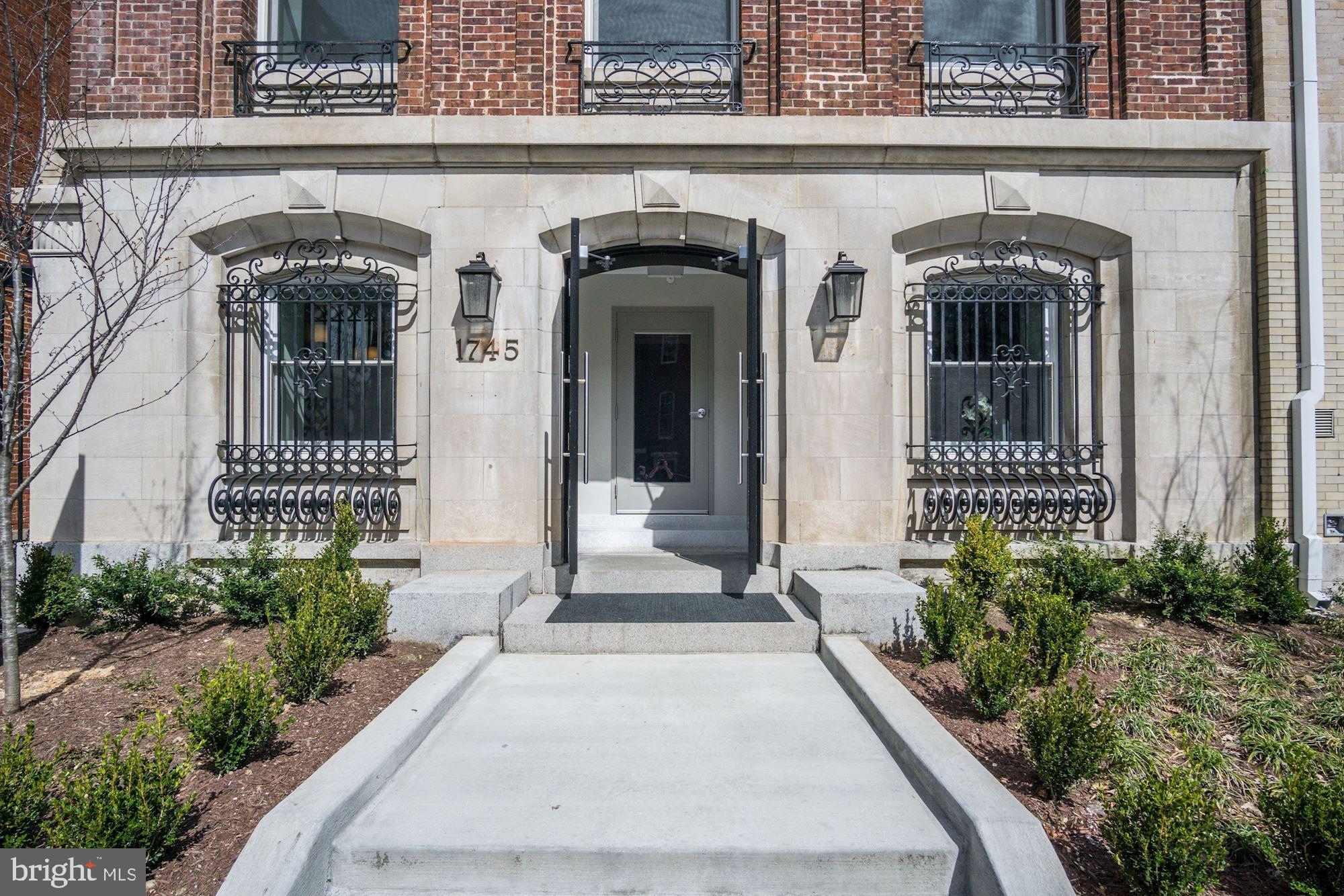 1745 N ST NW #402