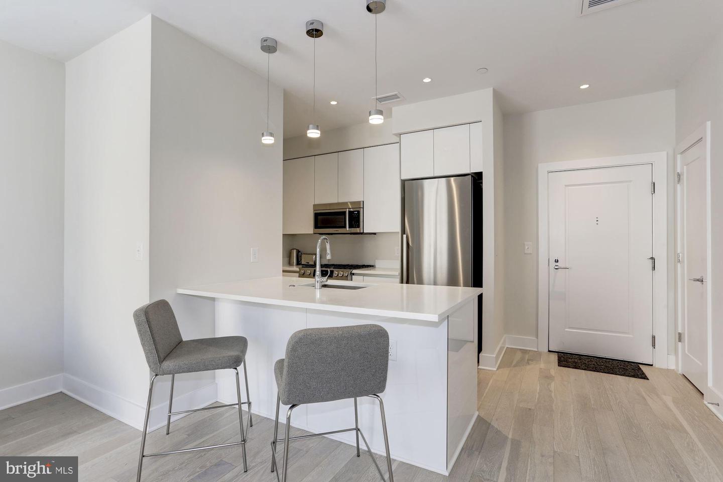 1745 N ST NW #402