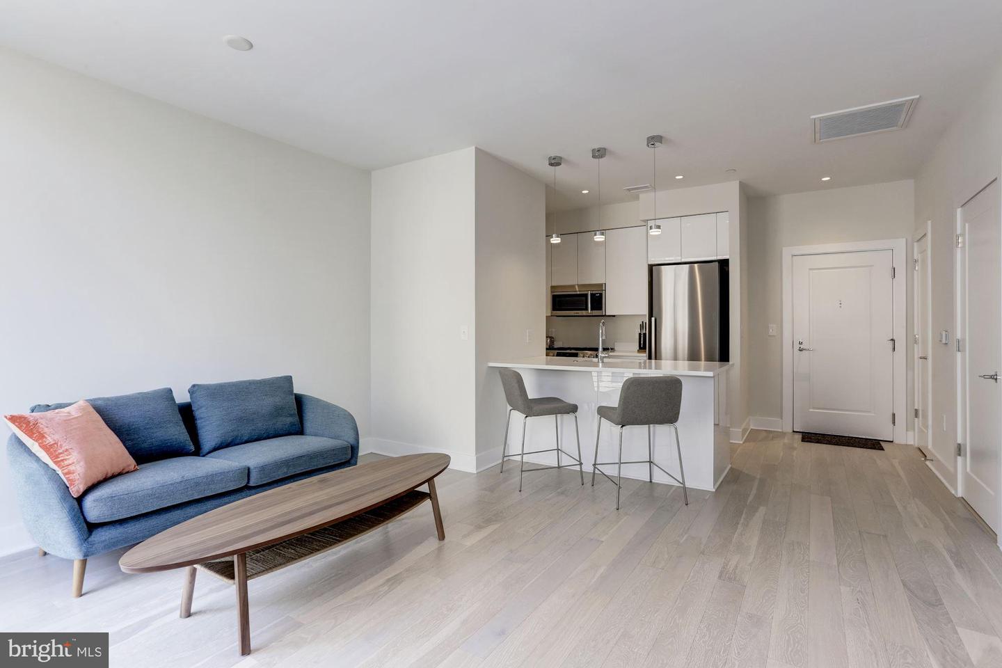 1745 N ST NW #402