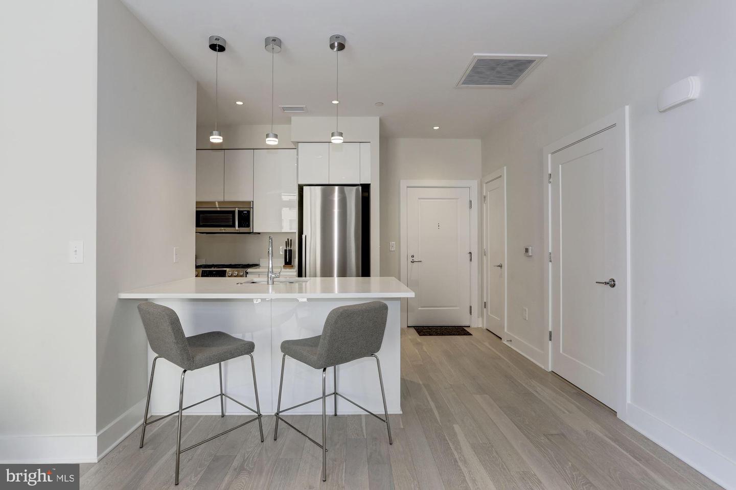 1745 N ST NW #402