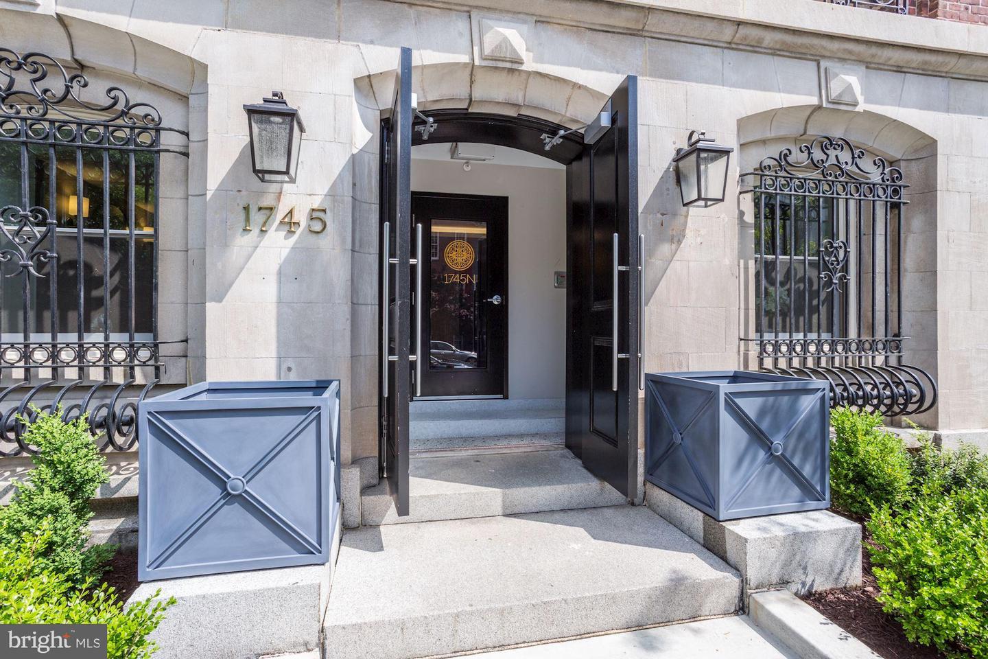 1745 N ST NW #402