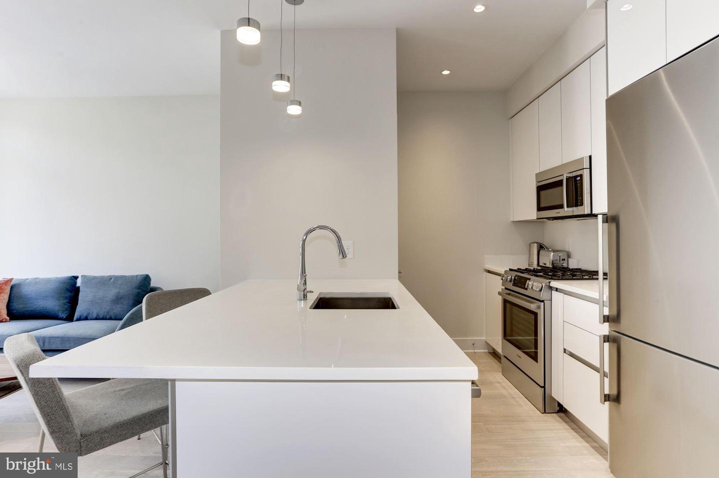 1745 N ST NW #402