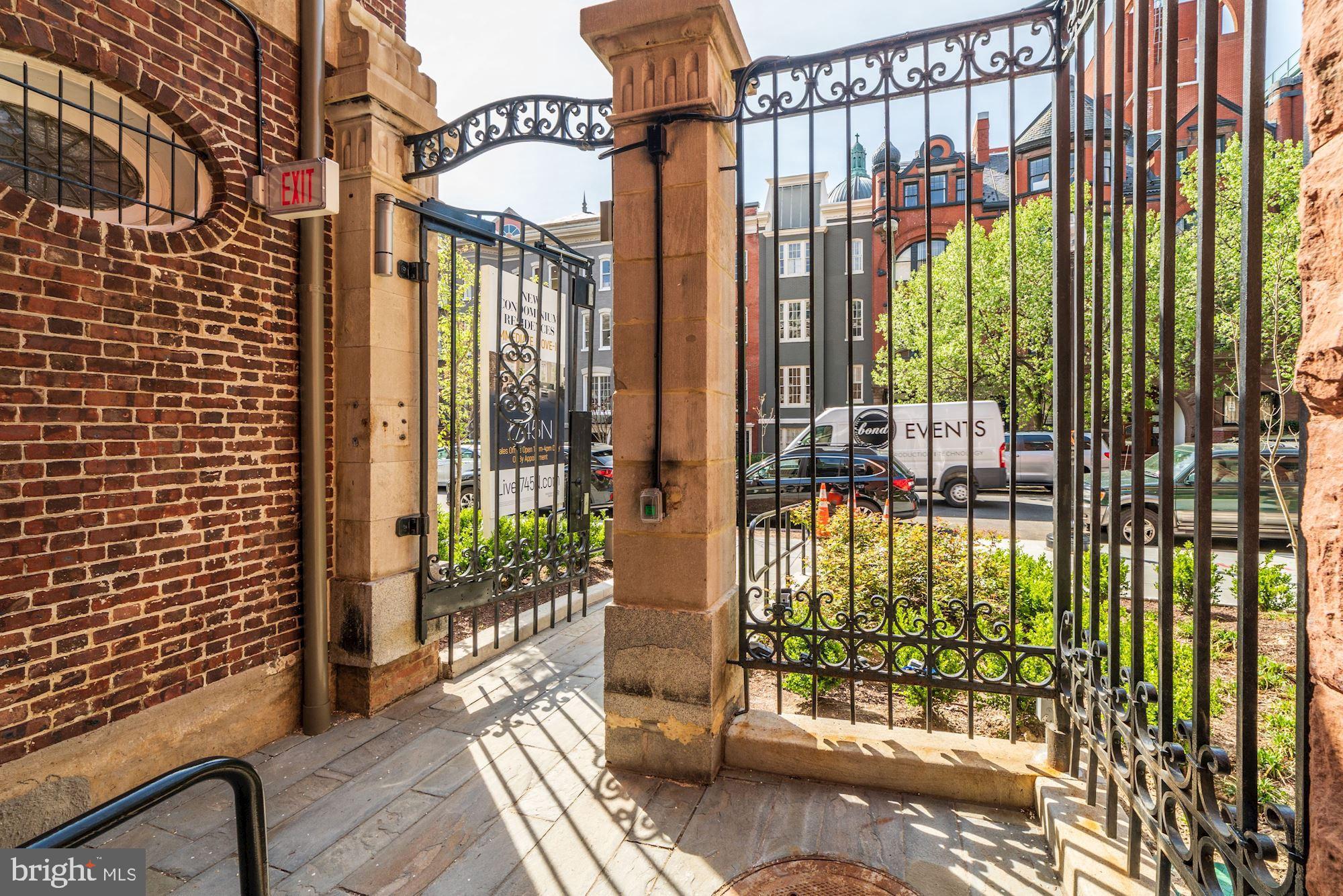 1745 N ST NW #402
