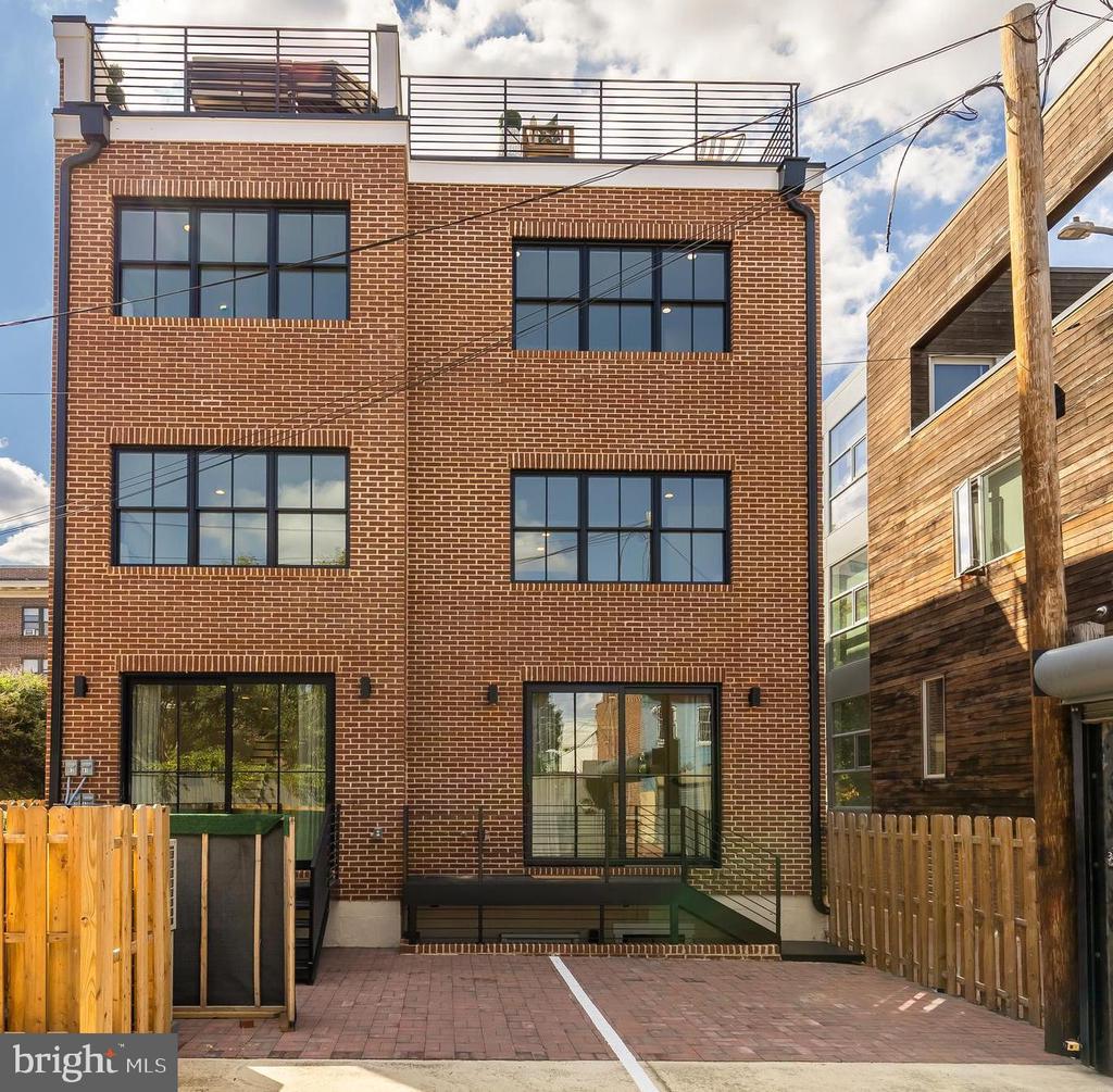 1205 10TH STREET NW B