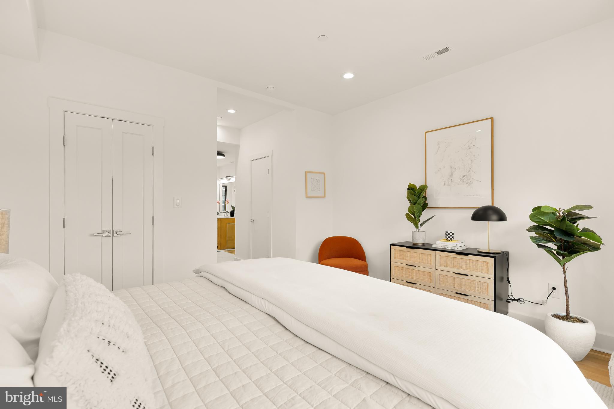 1205 10TH STREET NW B