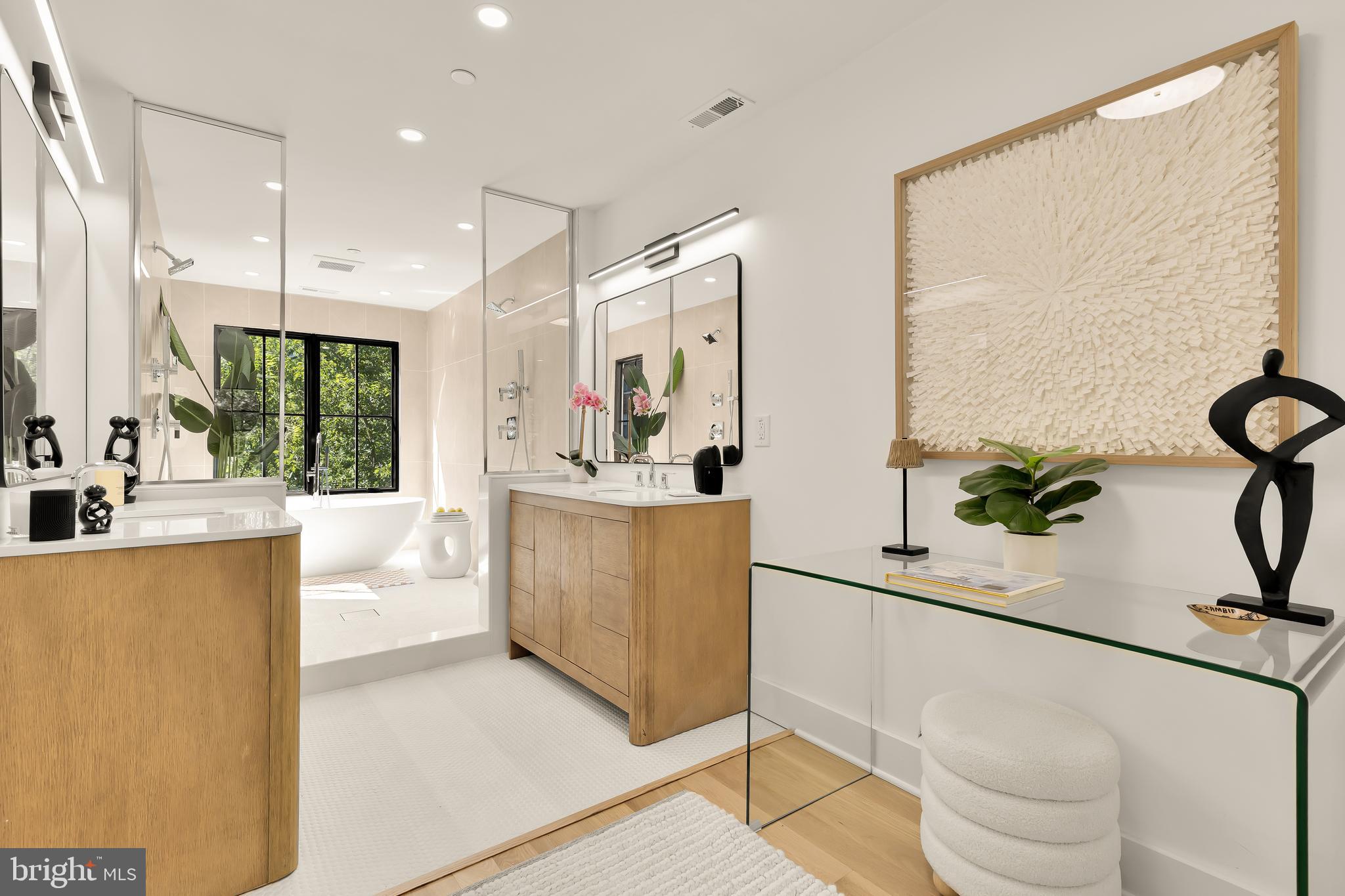 1205 10TH STREET NW B