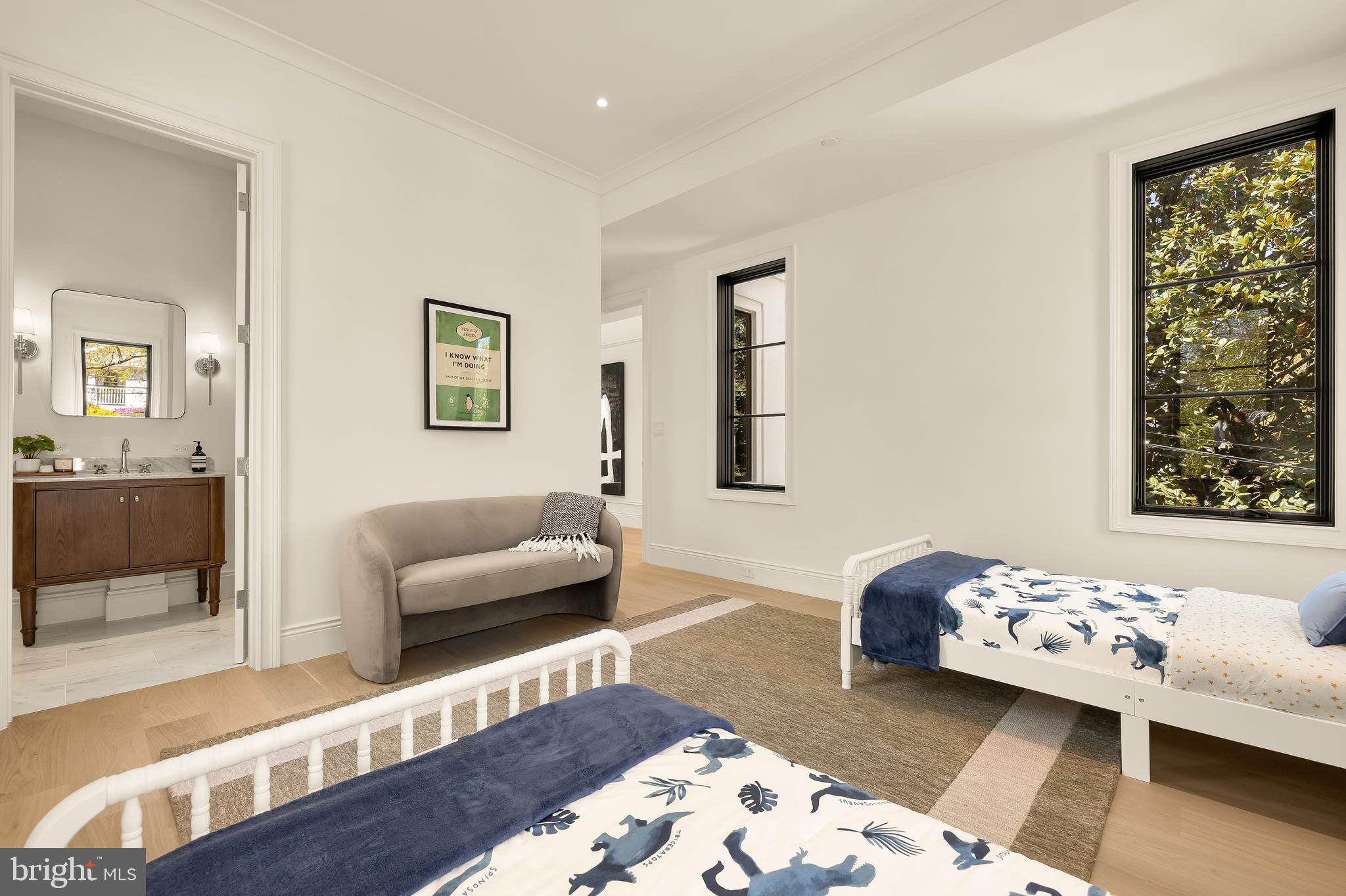 5122 CATHEDRAL AVENUE NW