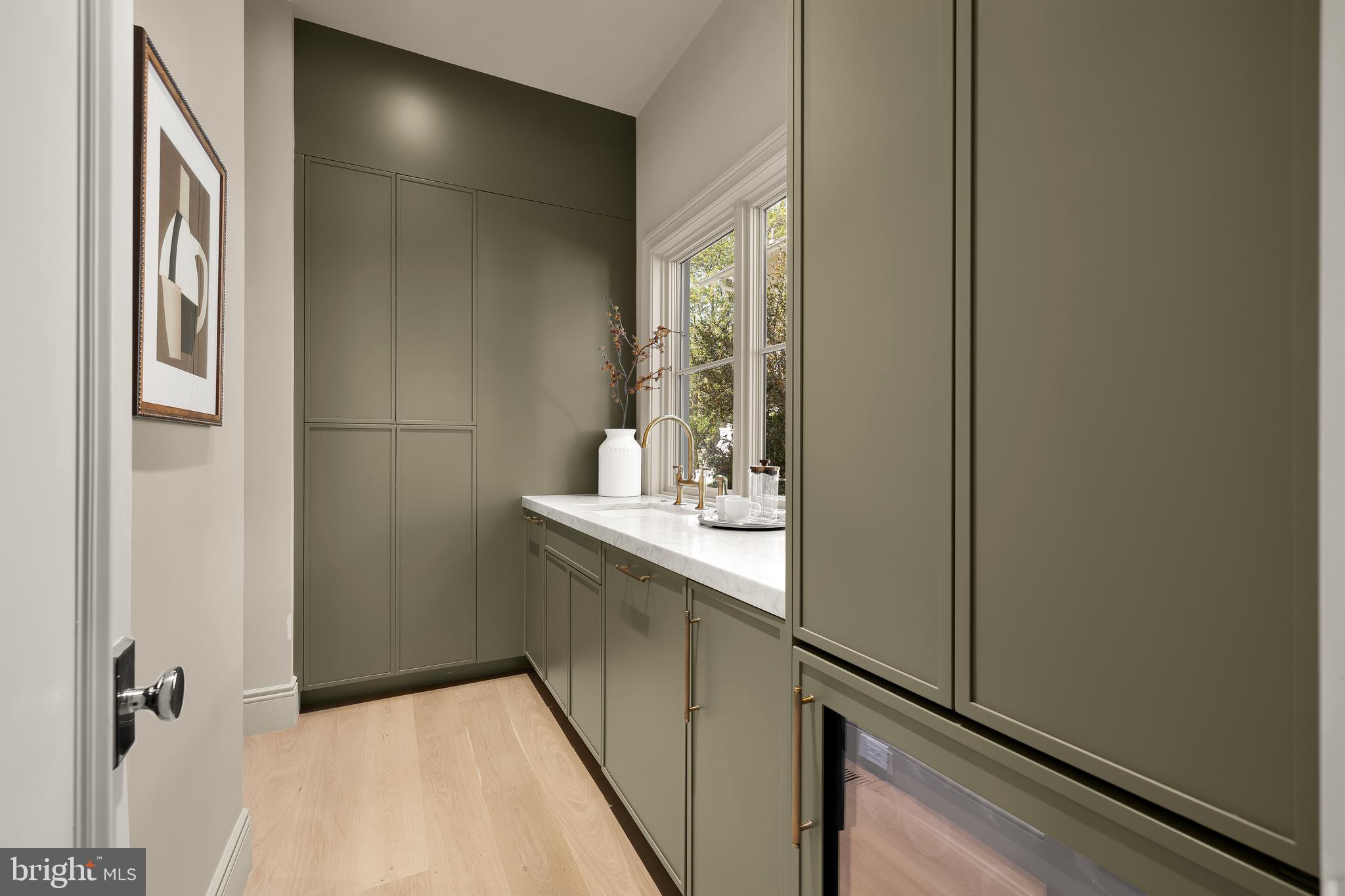 5122 CATHEDRAL AVENUE NW