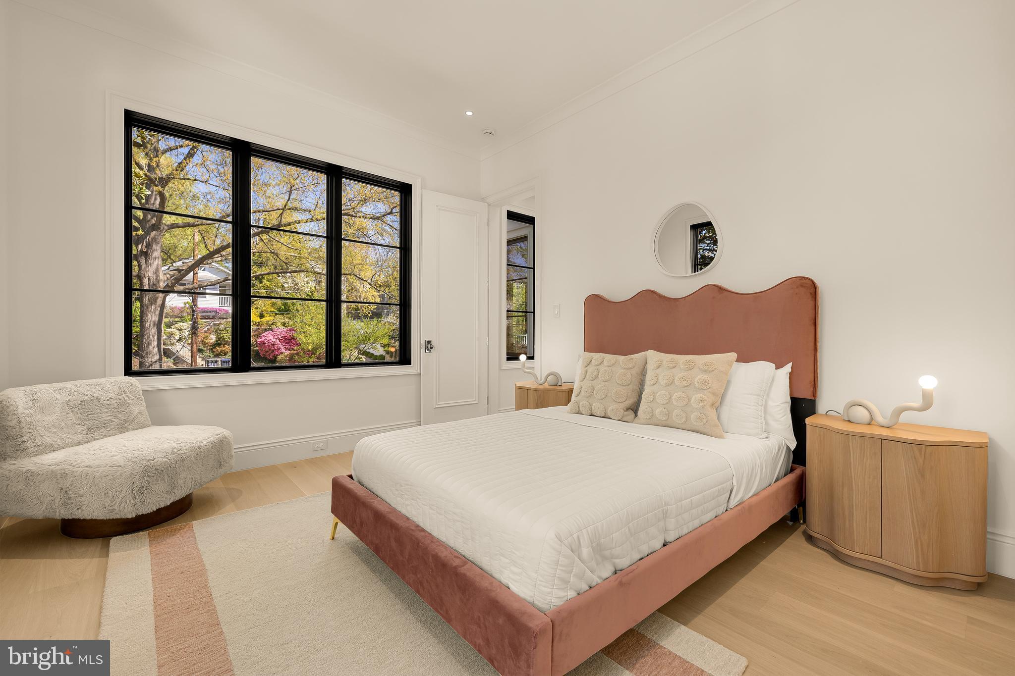 5122 CATHEDRAL AVENUE NW