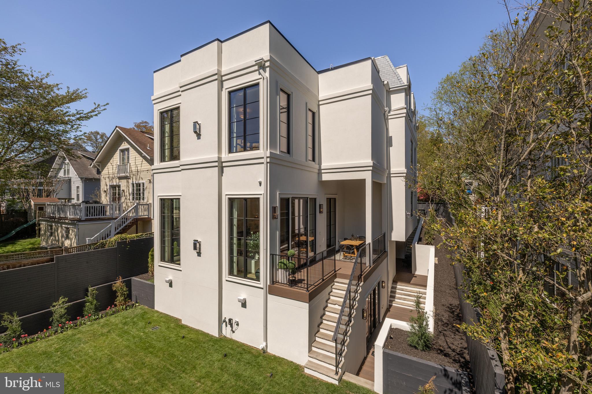 5122 CATHEDRAL AVENUE NW