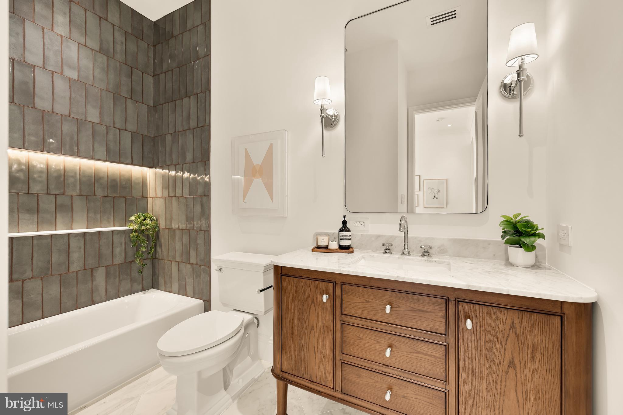 5122 CATHEDRAL AVENUE NW