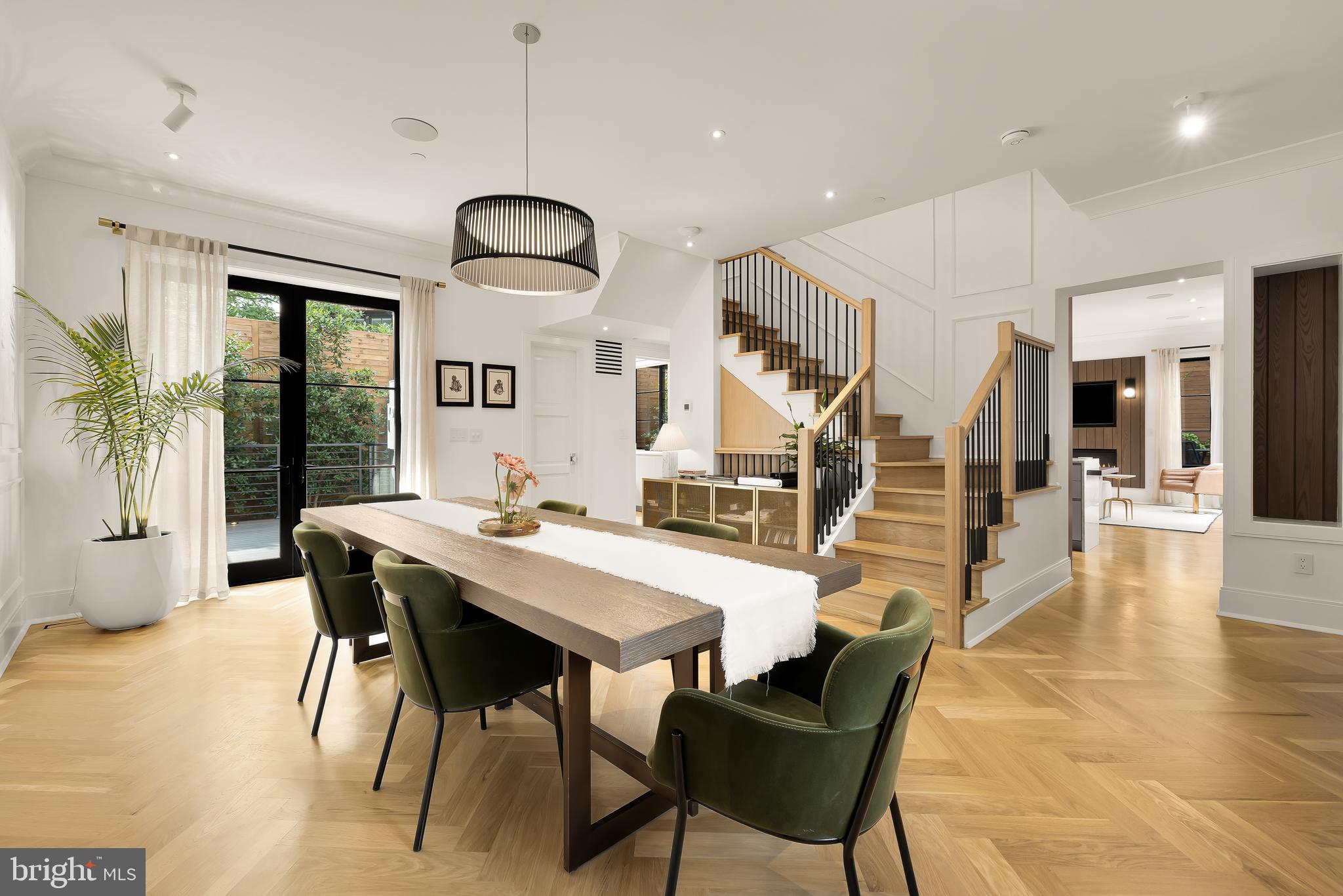 3302 CLEVELAND AVENUE NW