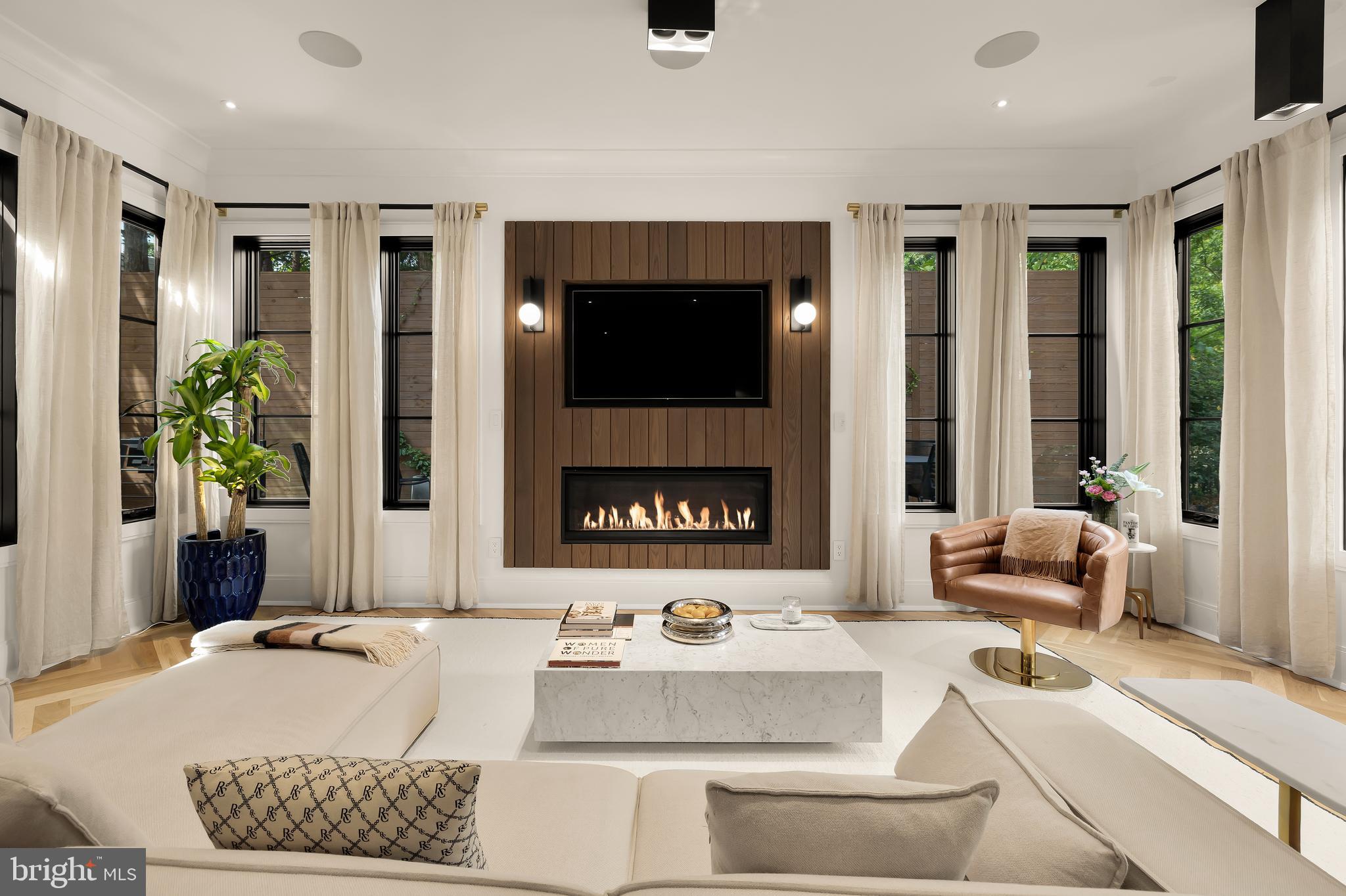 3302 CLEVELAND AVENUE NW