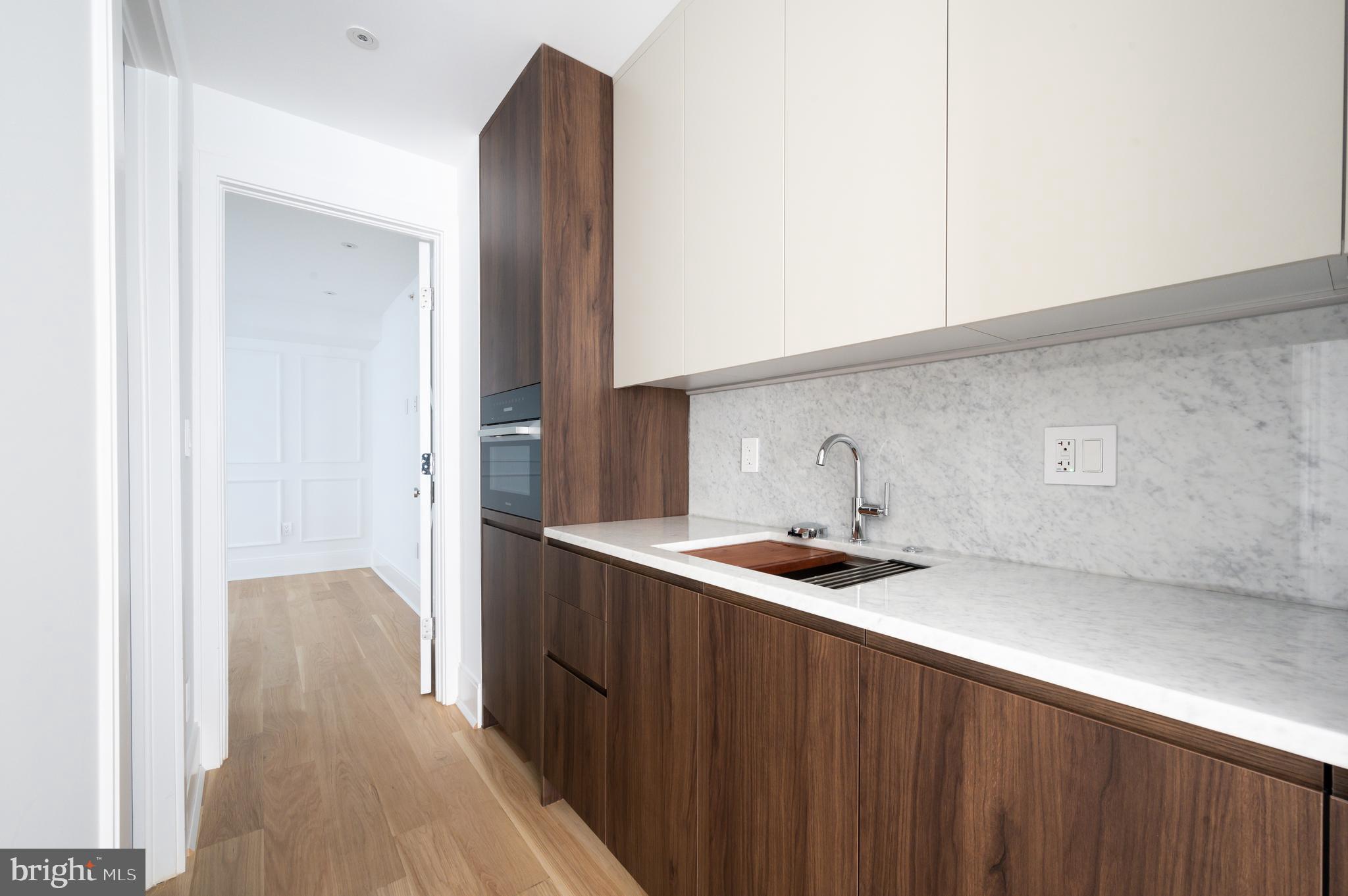 3302 CLEVELAND AVENUE NW