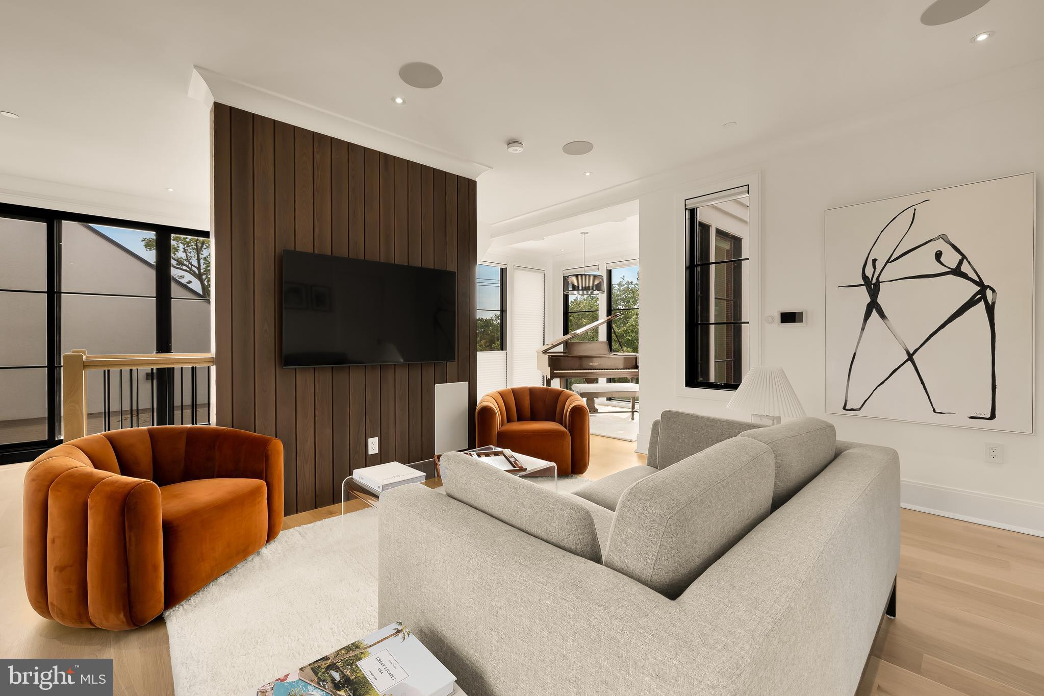 3302 CLEVELAND AVENUE NW