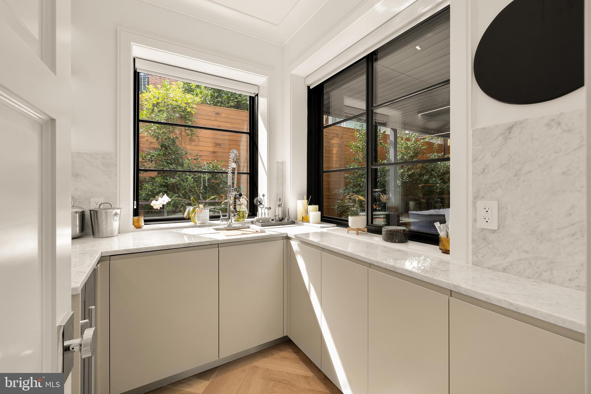 3302 CLEVELAND AVENUE NW